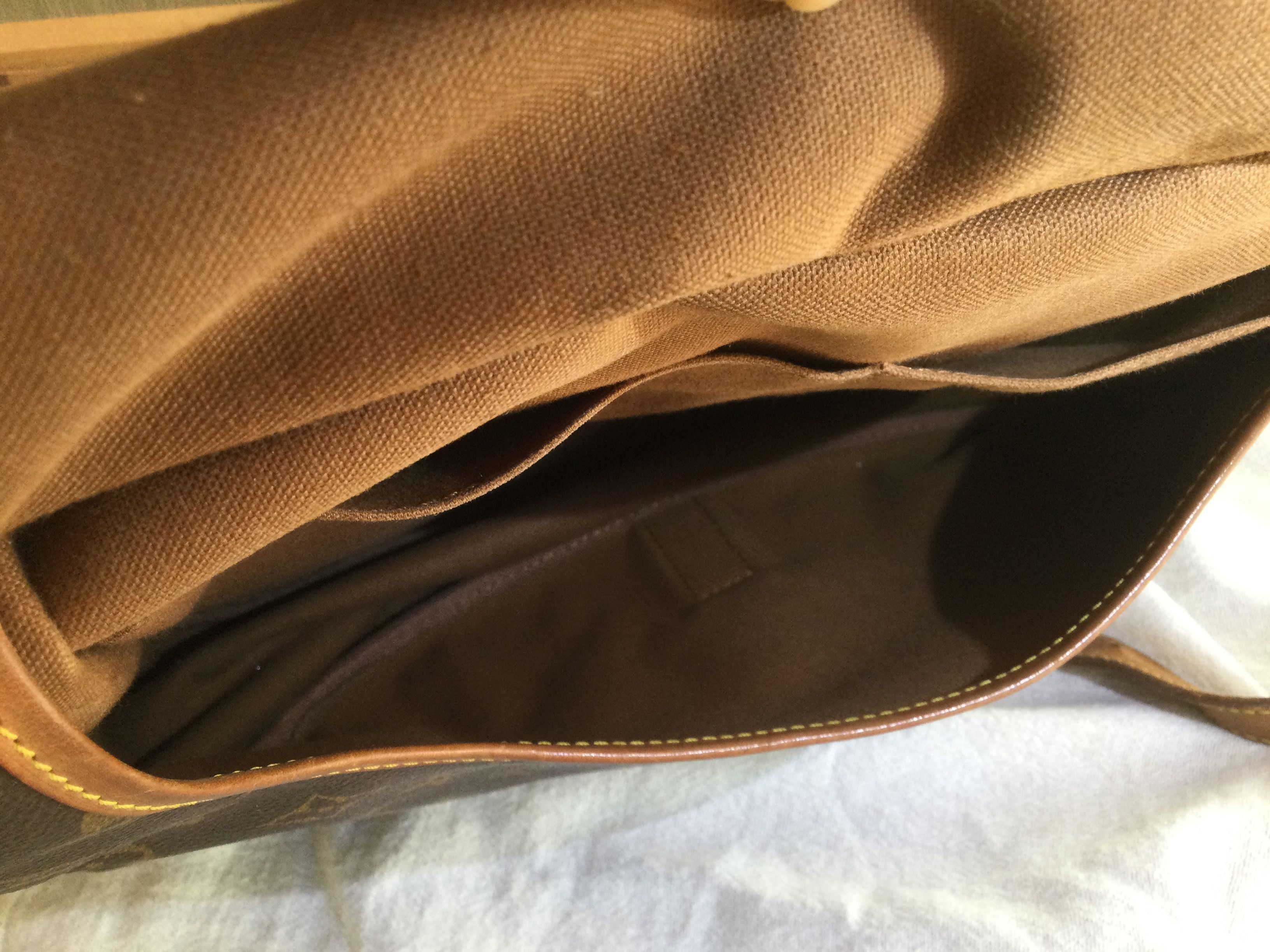 Louis Vuitton Vintage Louis Vuitton Saumur 35 Crossbody Shoulder Bag Size ONE SIZE - 13 Thumbnail