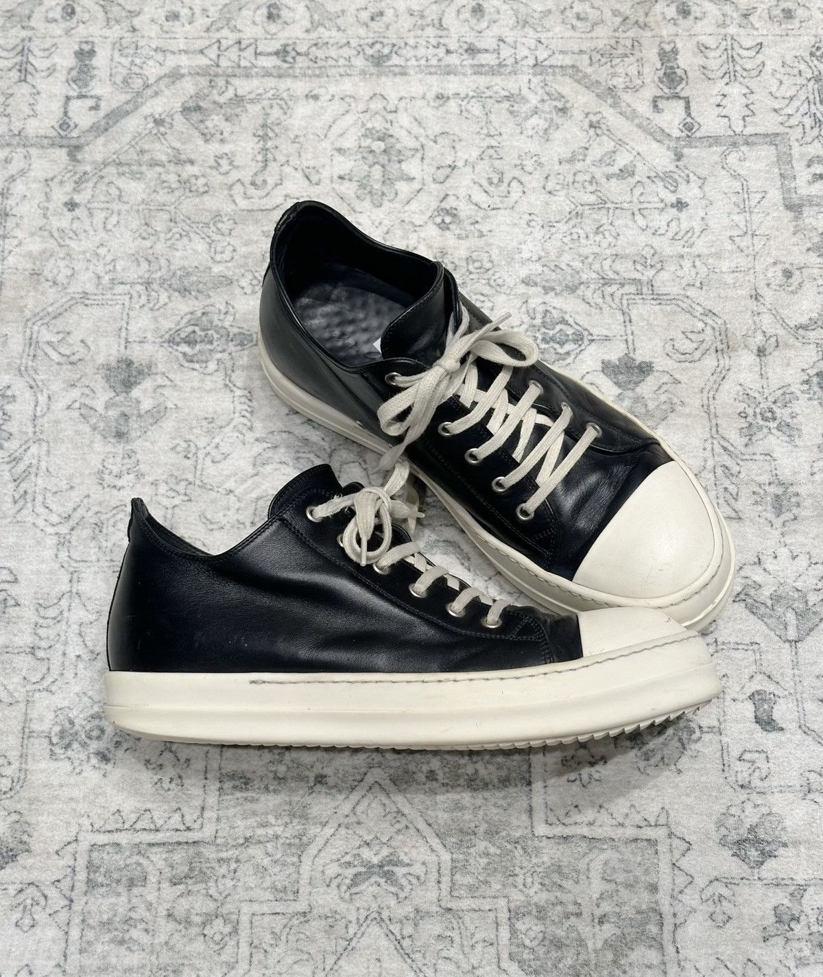 Rick Owens Rick Owens low-top classic black and white leather sneakers Size US 9.5 / EU 42-43 - 4 Thumbnail