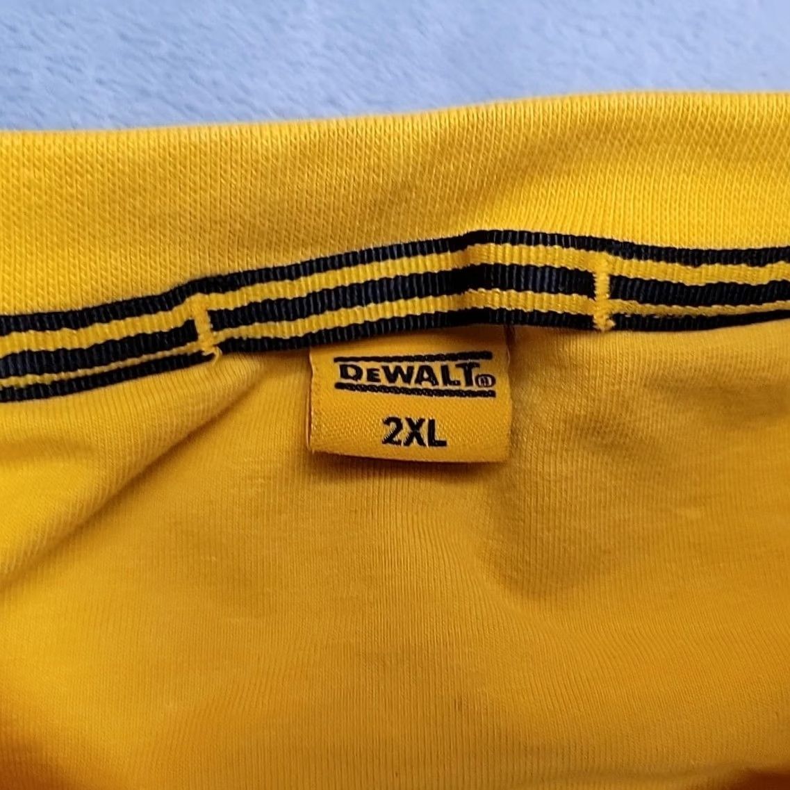 Delta VINTAGE DeWalt Tools Shirt Men 2XL Yellow Long Sleeve Pullover Crewneck Logo Graphic TEE Mens Size US XXL / EU 58 / 5 - 5 Thumbnail