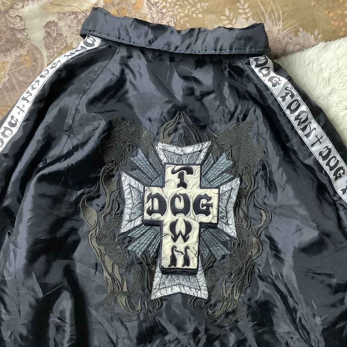 Dogtown Vintage'90s DogTown Big Logo Spell Out Jacket Size US XL / EU 56 / 4 - 9 Thumbnail