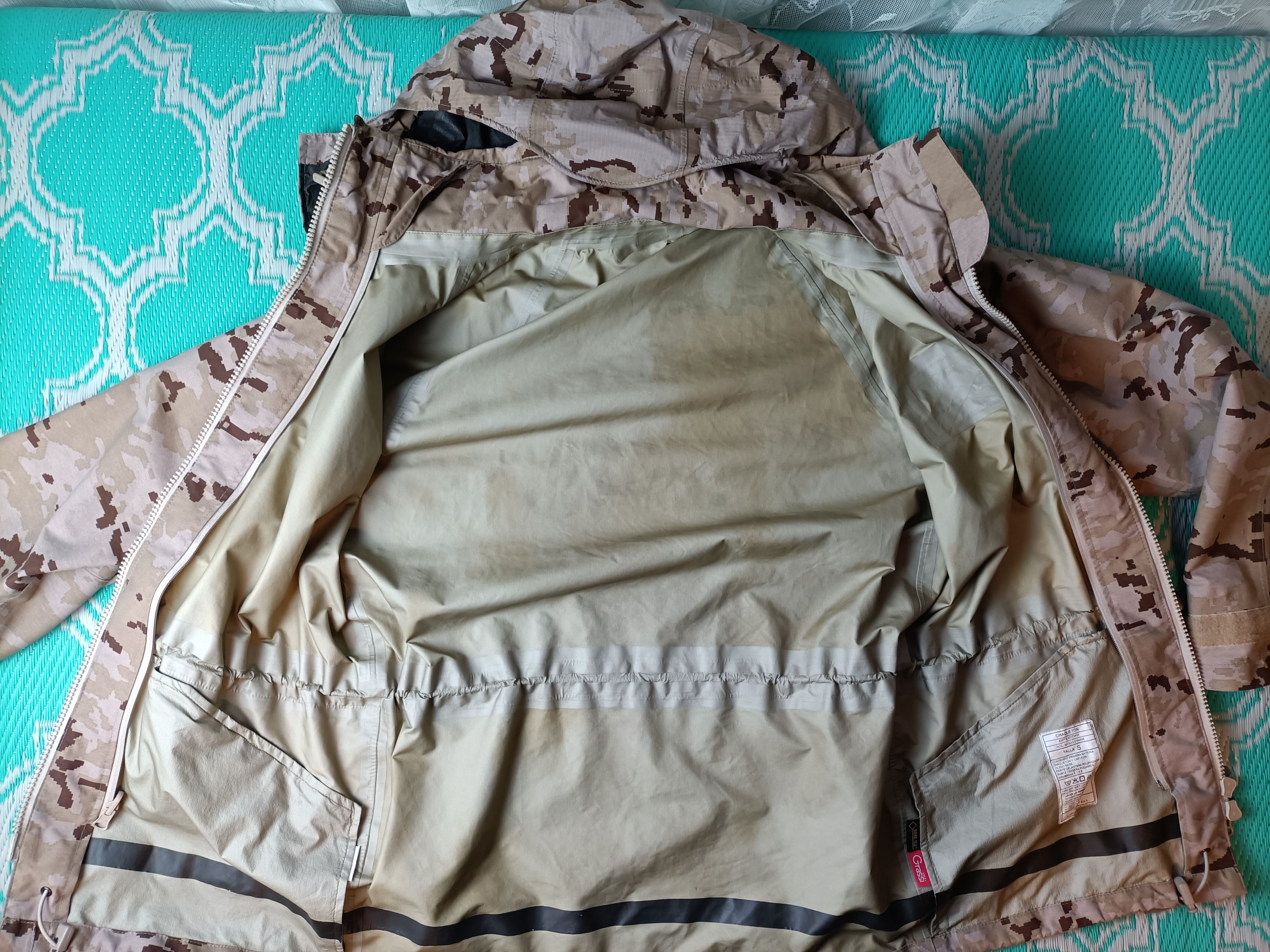 Other Genuine Spanish Army Grassi Parka GORE-TEX Size US L / EU 52-54 / 3 - 10 Thumbnail