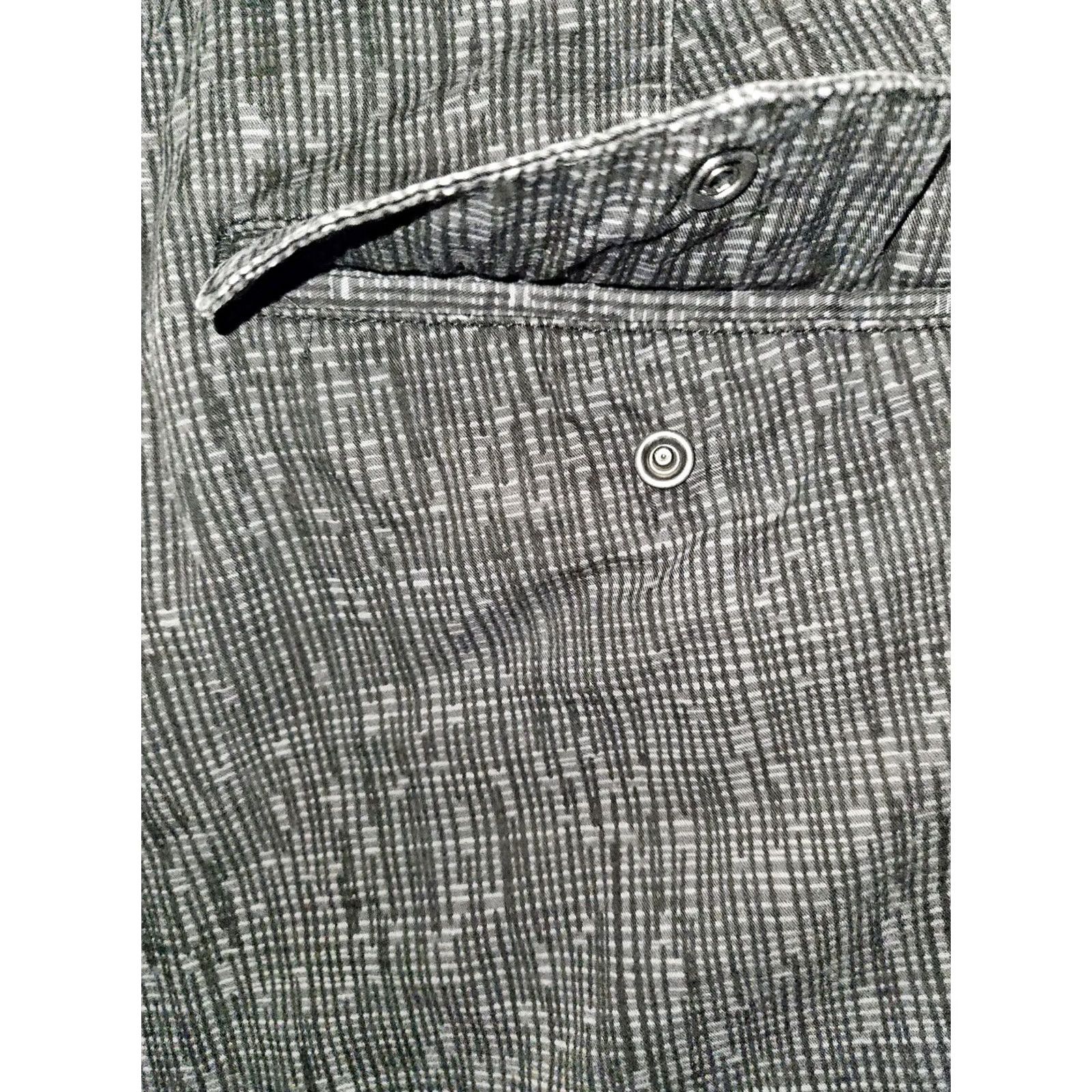 Calvin Klein Calvin Klein Chino Shorts Mens 38 High Rise Gray Flat Front 10 In Inseam Pockets Preppy Casual Regular Mens Size US 38 / EU 54 - 7 Thumbnail