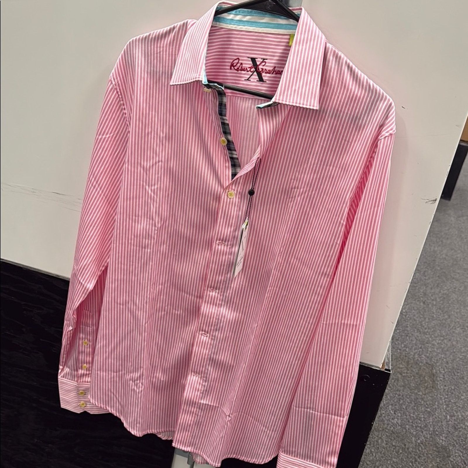Robert Graham NWT Robert Graham Pink Striped Men's Shirt Size L Size US L / EU 52-54 / 3 - 1 Thumbnail