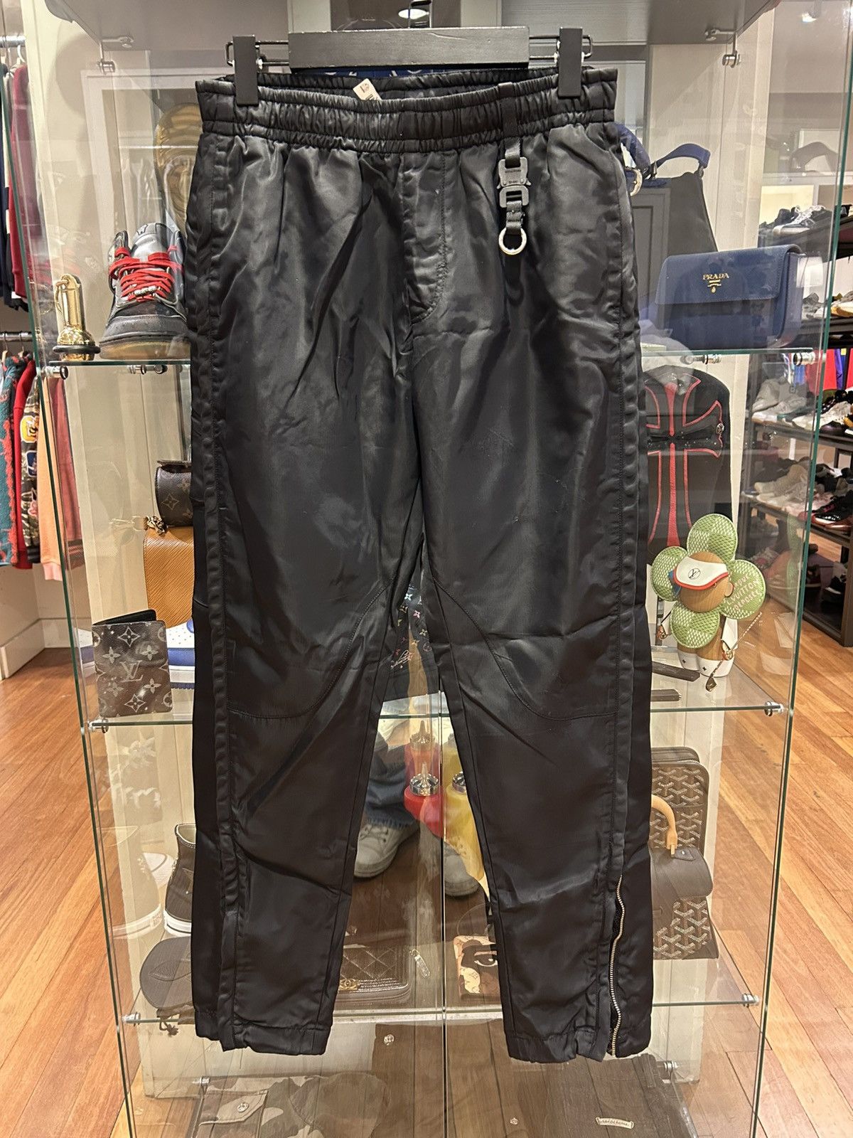 1017 ALYX 9SM 1017 Alyx 9sm Nylon Key Ring Pants Size US 29 - 1 Thumbnail
