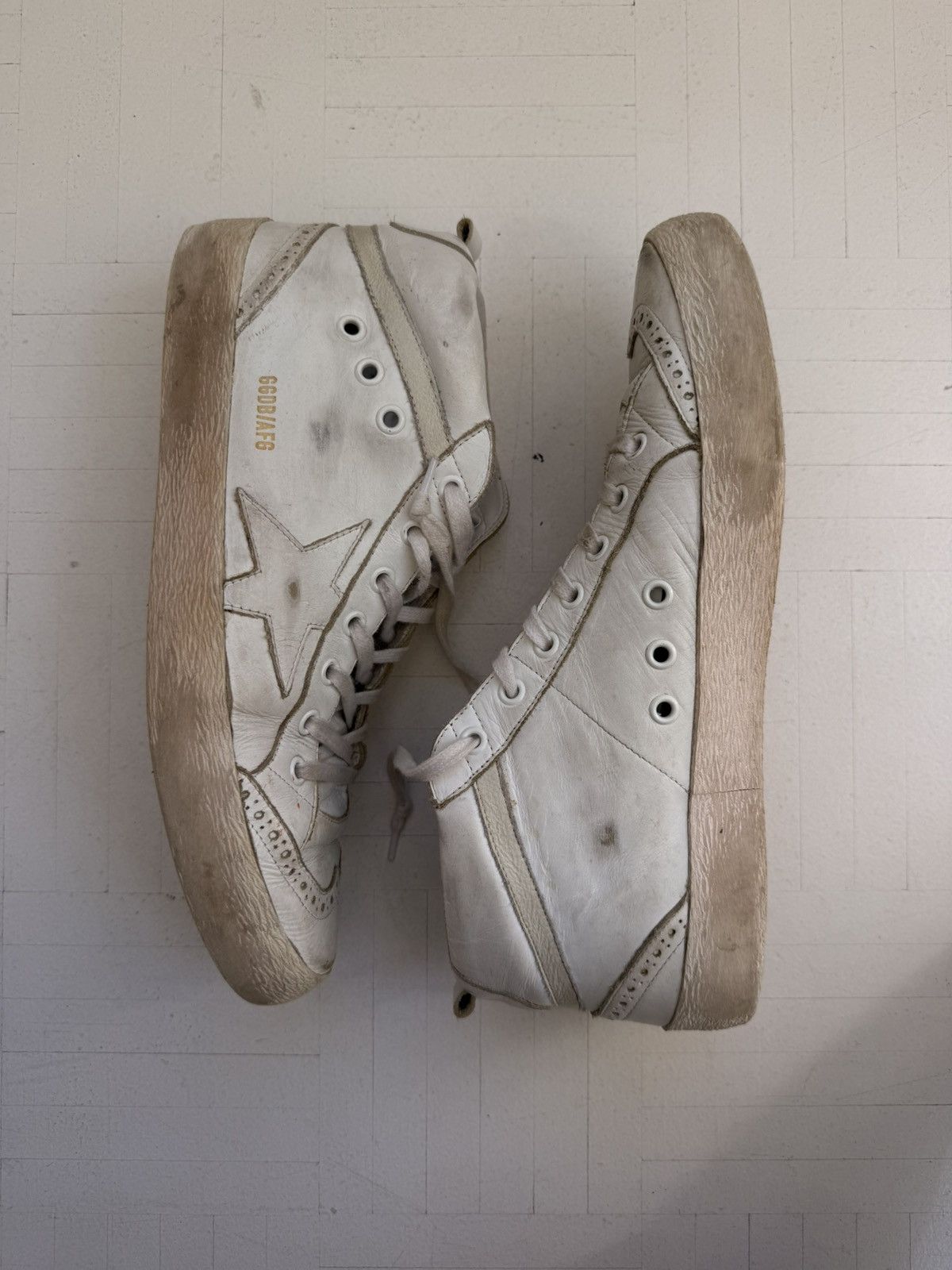 Golden Goose Golden Goose mid star - barely used Size US 9 / EU 42 - 17 Thumbnail