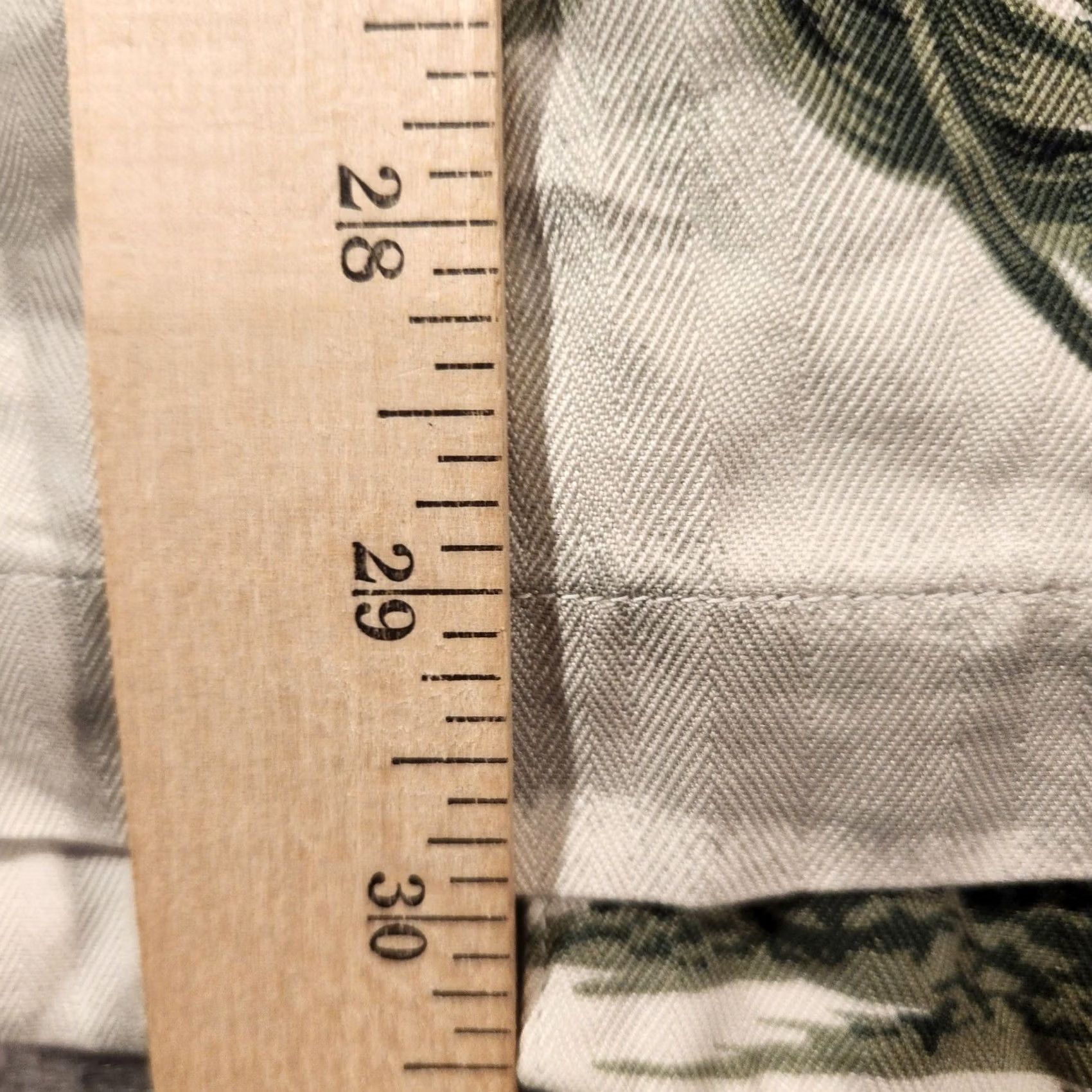 Tommy Bahama VINTAGE Tommy Bahama Shirt Mens XL Beige Silk Hawaiian Camp Tropical Floral Shirt Size US XL / EU 56 / 4 - 7 Thumbnail