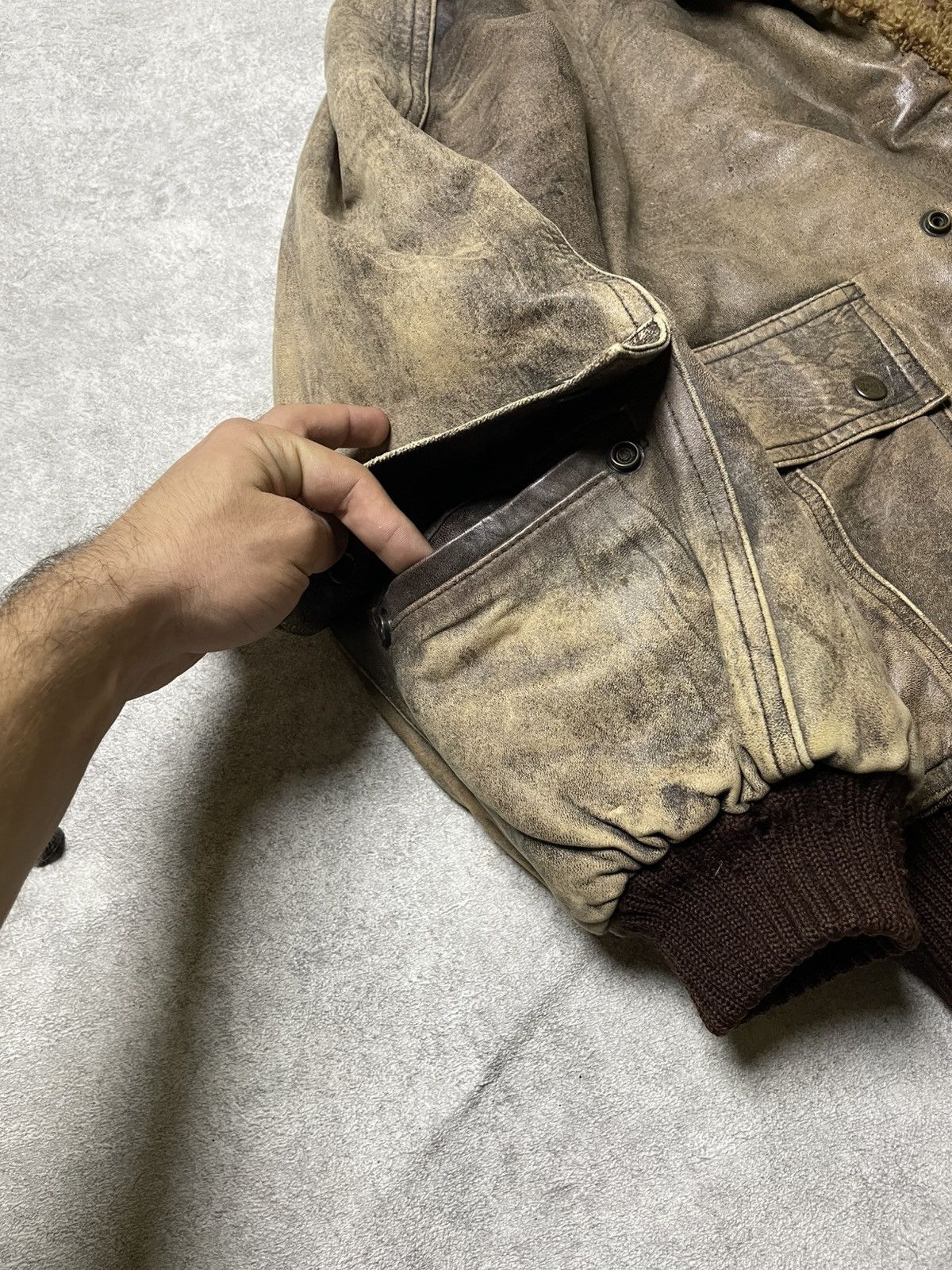 Genuine Leather 70s Multi-pocket Bomber Leather Flight Jacket Military Army Size US L / EU 52-54 / 3 - 5 Thumbnail