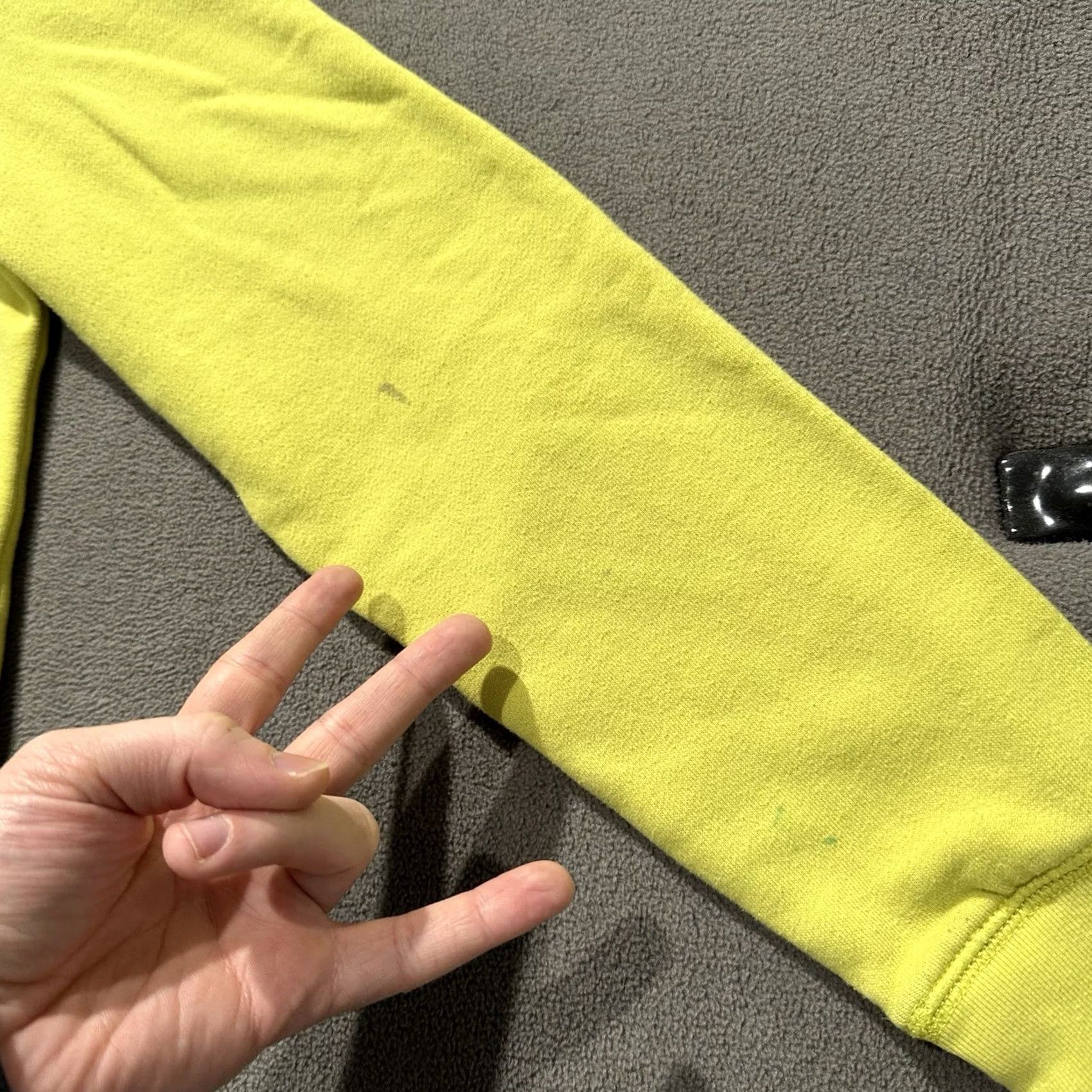 Aeropostale Aeropostale Hoodie Sweatshirt Mens Small Neon Yellow Mountain Peak Pullover GUC Size US S / EU 44-46 / 1 - 7 Thumbnail