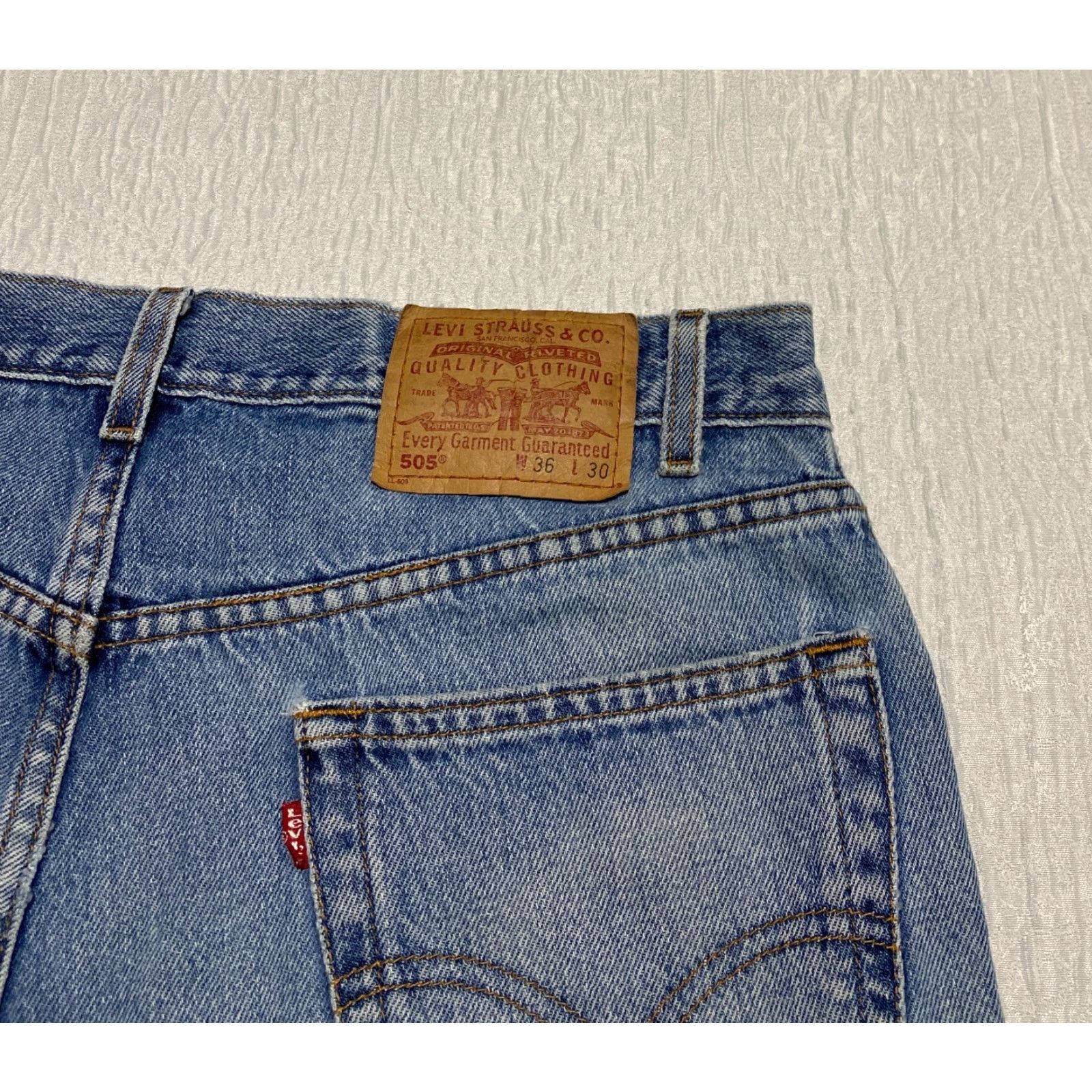 Levi's VINTAGE Levi's 505 Jeans Mens 36x30 Blue Distressed Denim 100% Cotton Regular Fit 5-Pocket Image: Logo (Button, Zip) - Levi's 500 Series Size US 36 / EU 52 - 3 Thumbnail