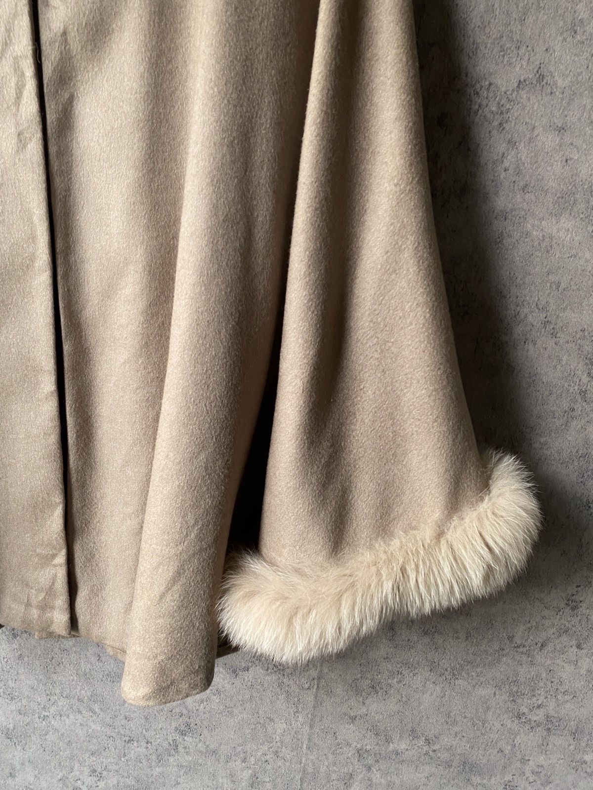Balmain Vintage Balmain Paris Cashmere Capes Fur Collars And Cuffs Size US XXL / EU 58 / 5 - 5 Thumbnail