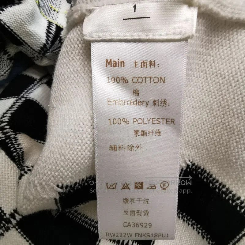 Louis Vuitton Louis Vuitton Checkered Knit Sweater in Size M. Size US M / EU 48-50 / 2 - 6 Thumbnail