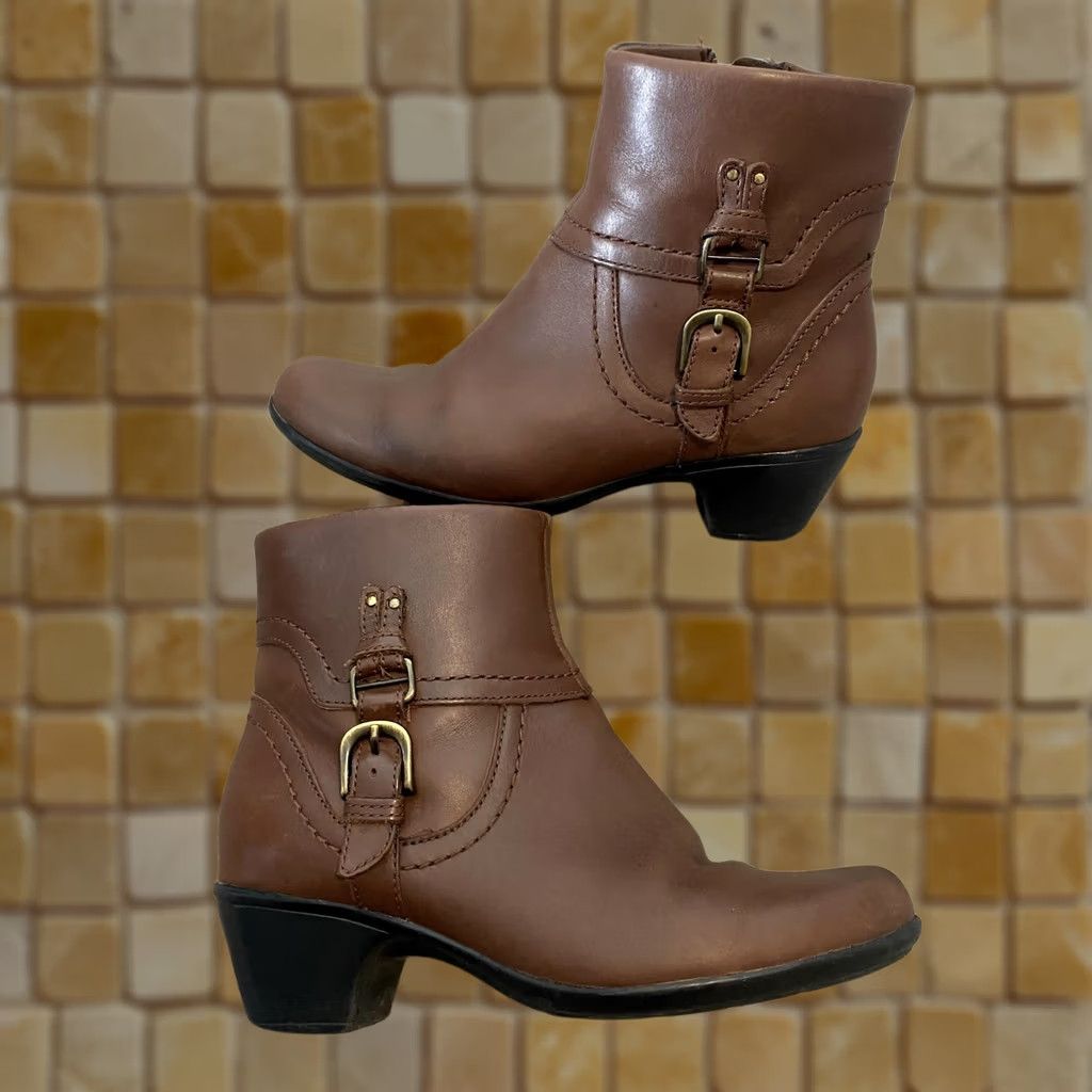 Clarks Clarks Bendables Booties Womens 7 Brown Leather Ankle Zip Buckle Low Heel Casual Workwear Bootie Women Brown Leather Ankle Boot Clarks Bendables Size US 7 / IT 37 - 1 Thumbnail