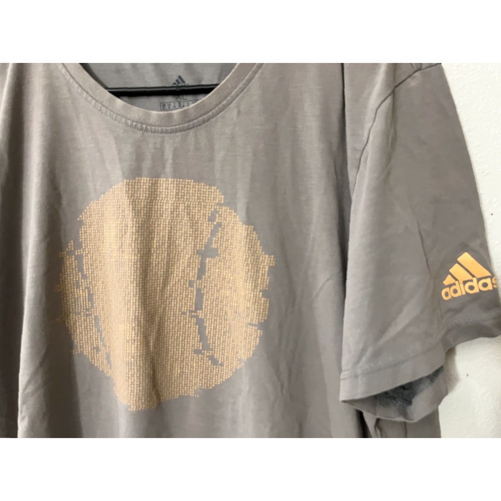 Adidas Adidas Climate Men's Gray T Shirt XL Size Short Sleeve Front Logo Round Neck Size US XL / EU 56 / 4 - 2 Thumbnail