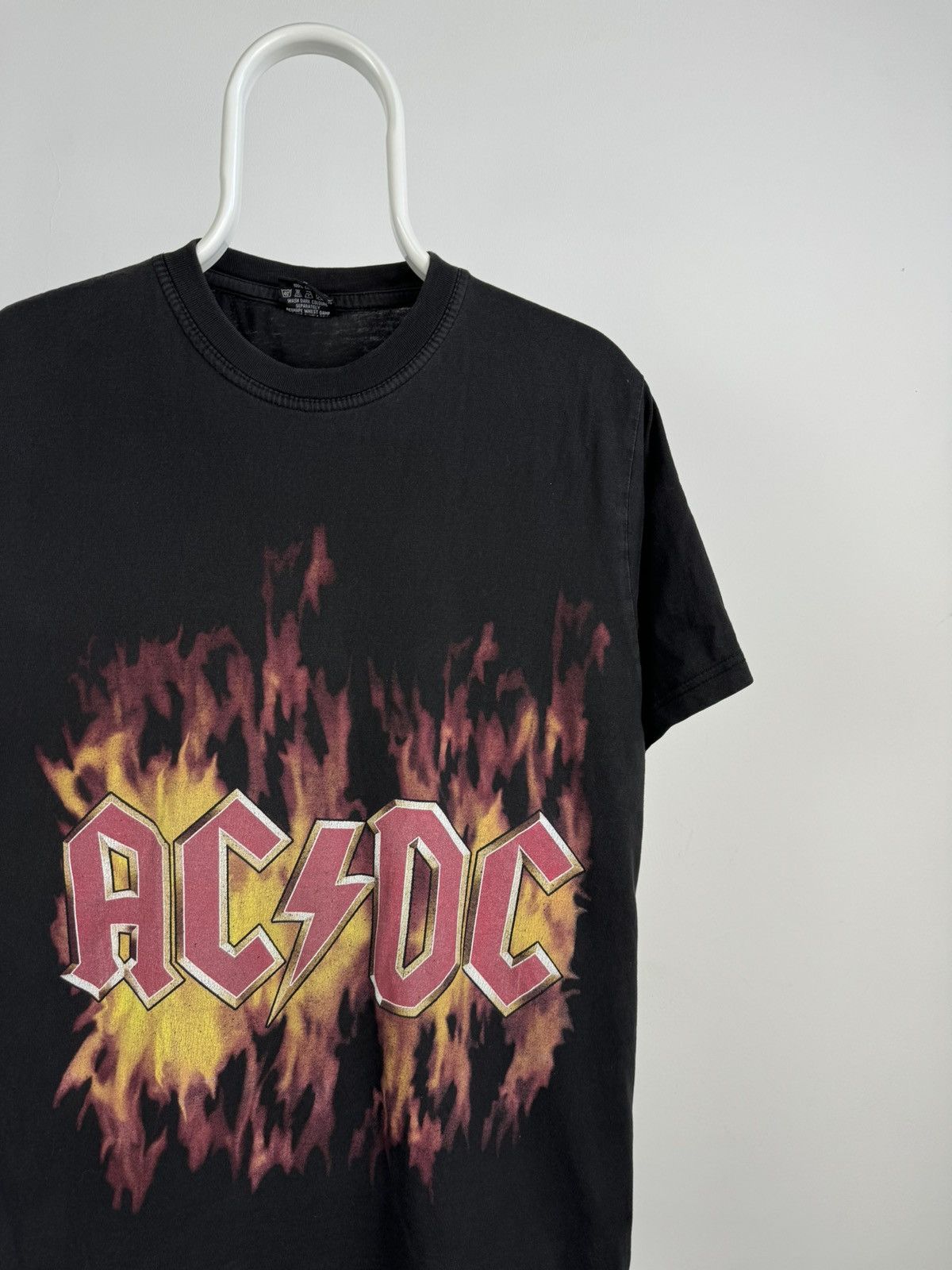 AC/DC AC/DC Vintage Flame Overprinted Tshirt Size US L / EU 52-54 / 3 - 2 Thumbnail