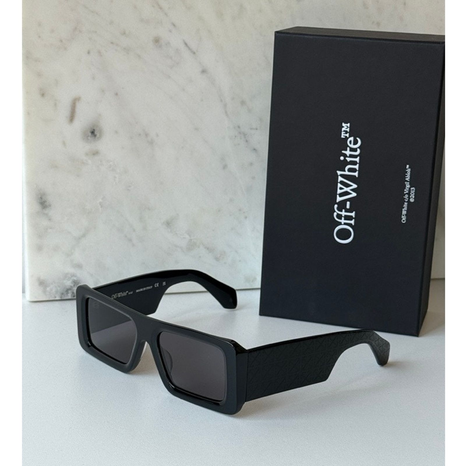 Off-White NEW OFF-WHITE BLACK METEOR CUT-OUT CADY SUNGLASSES 