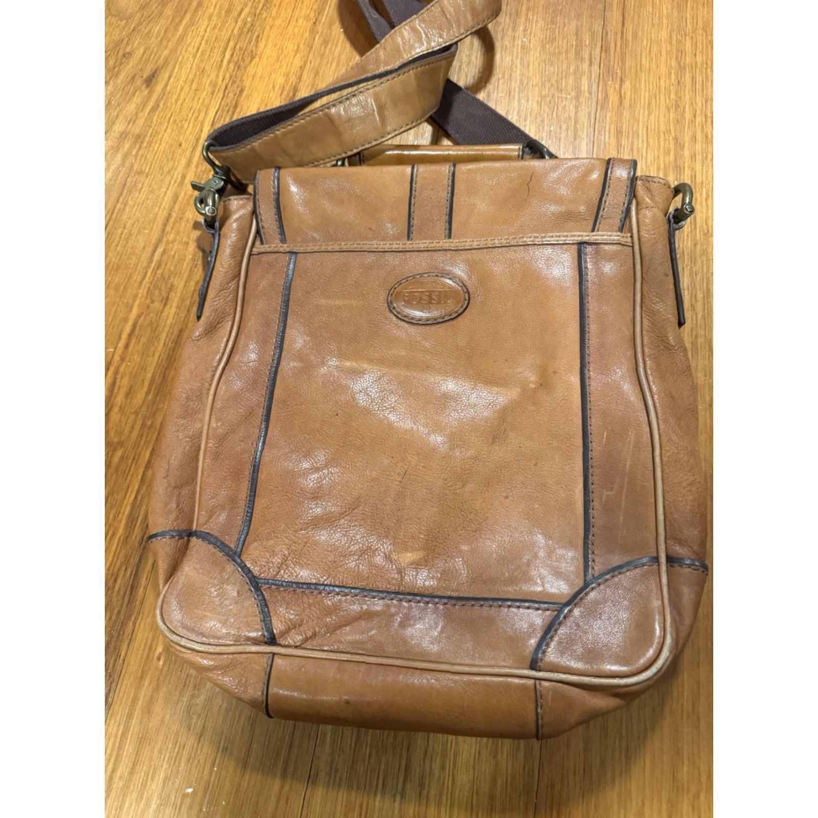 Fossil VINTAGE Fossil Estate Leather Messenger Bag North South City Bag Cognac Brown Messenger Bag Men/Women Unisex Adults Large Brown Leather Vintage Size ONE SIZE - 6 Thumbnail