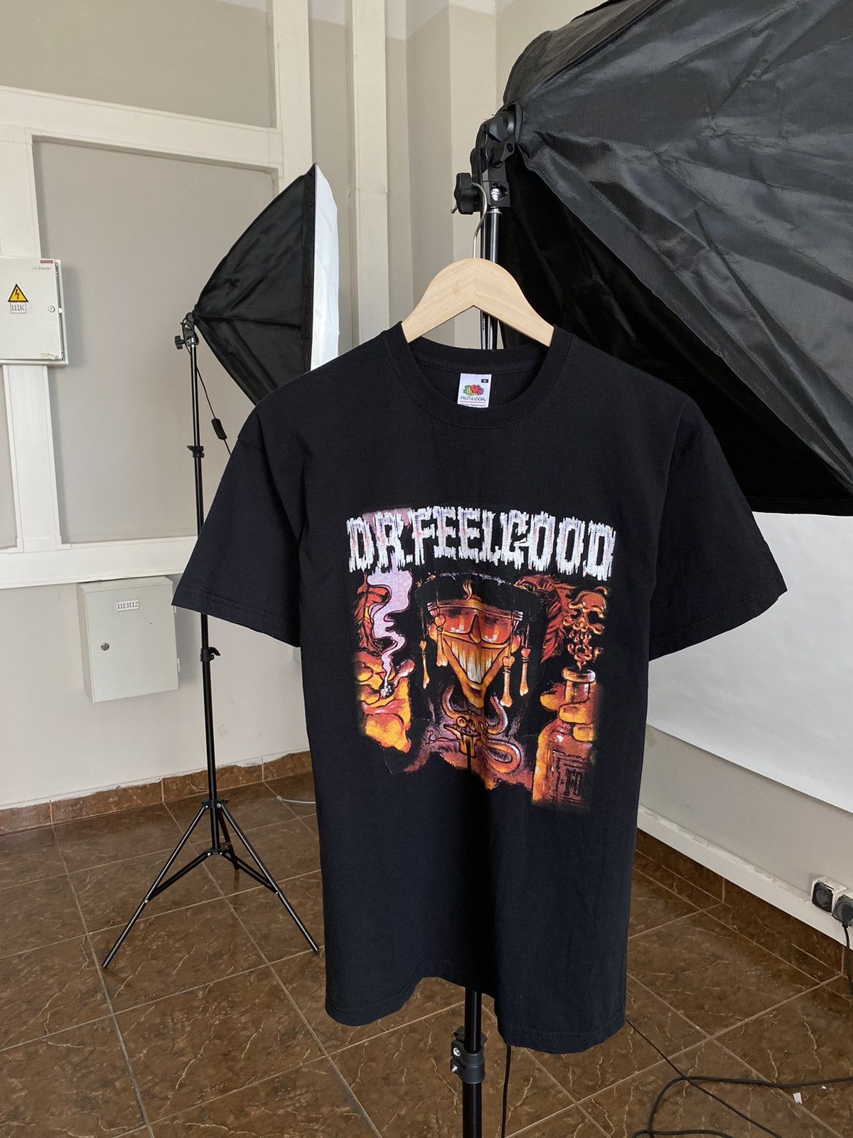 Fruit Of The Loom Vintage 90s Dr. Feelgood Motley Crue Rock Band Rare t-shirt Size US M / EU 48-50 / 2 - 1 Thumbnail
