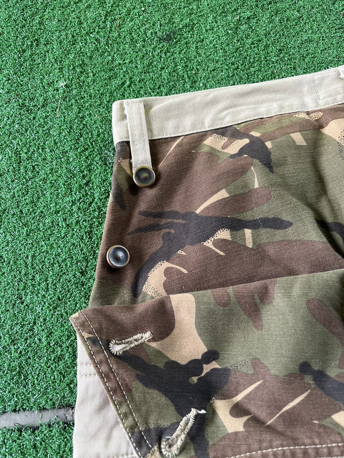 Japanese Brand RARE Mad Punk Monkey Pants Camo Khakis Pants By Beans Size US 31 - 12 Thumbnail