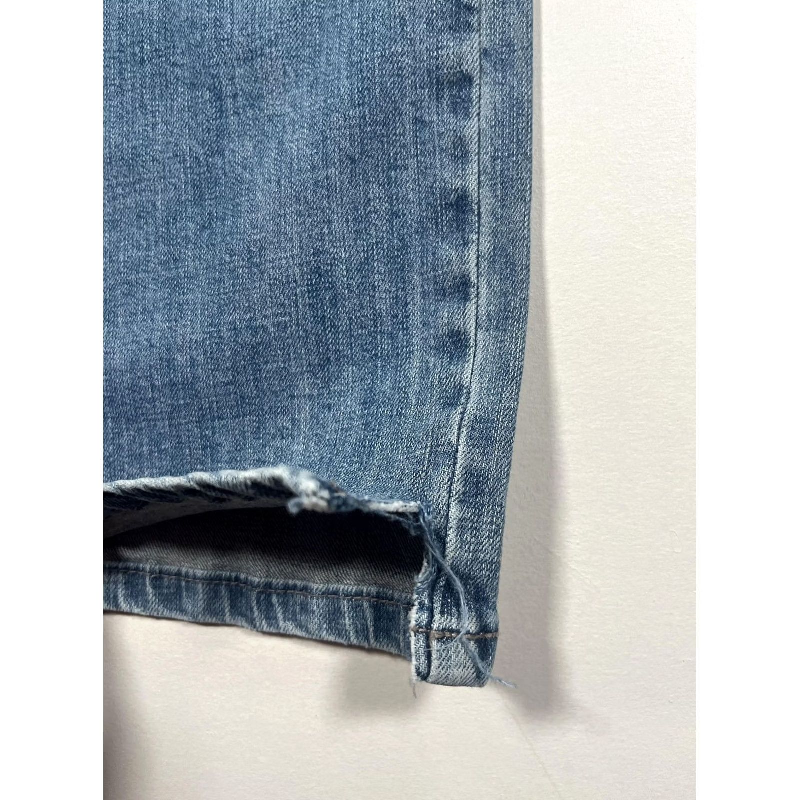 Wrangler Wrangler Jeans Mens 38x36 Blue Relaxed Straight Denim Distressed Med Wash Size US 38 / EU 54 - 7 Thumbnail