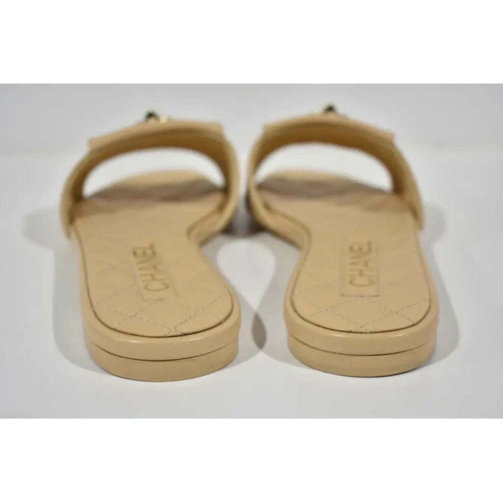 Chanel Chanel REV Beige Turnlock Quilted Gold CC Logo Mules Slide Size US 9 / IT 39 - 11 Thumbnail
