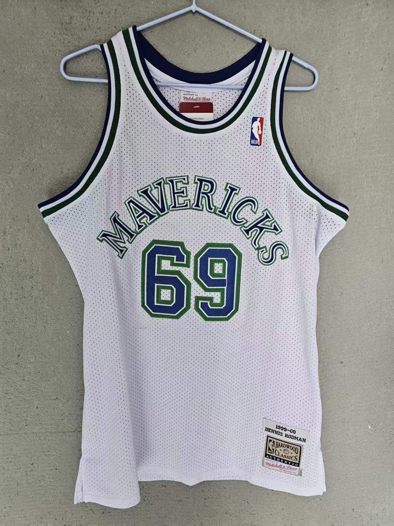 NBA 69 Dennis Rodman Jersey Dallas Mavericks Double Stitched Size US XL / EU 56 / 4 - 1 Thumbnail