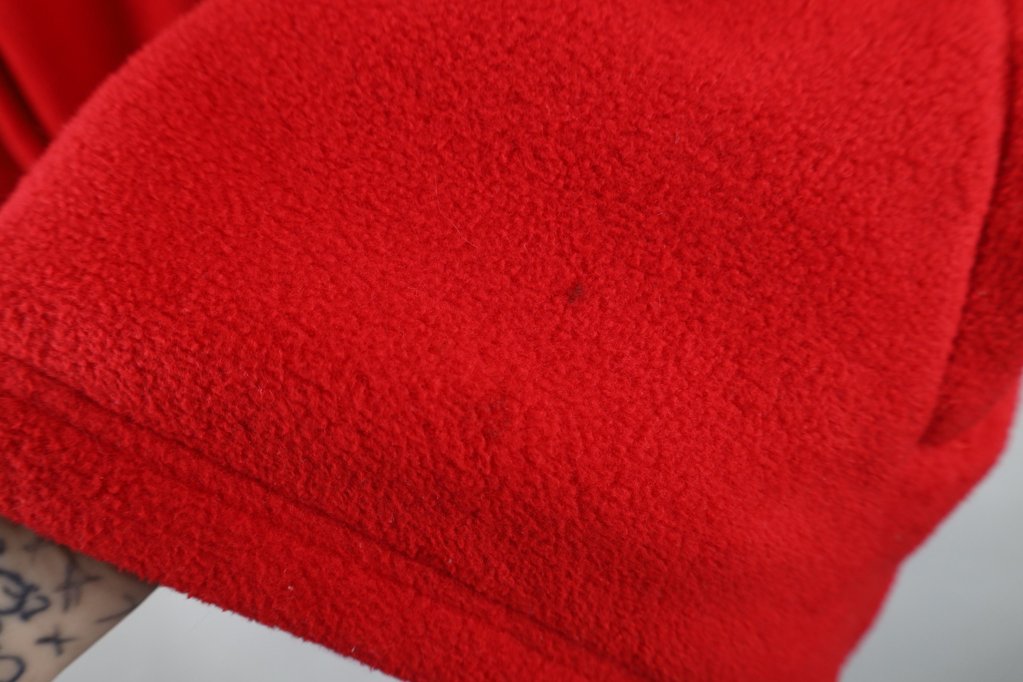 Vintage Vintage 90s University Basketball Fleece Jacket Red USA Size US L / EU 52-54 / 3 - 5 Thumbnail