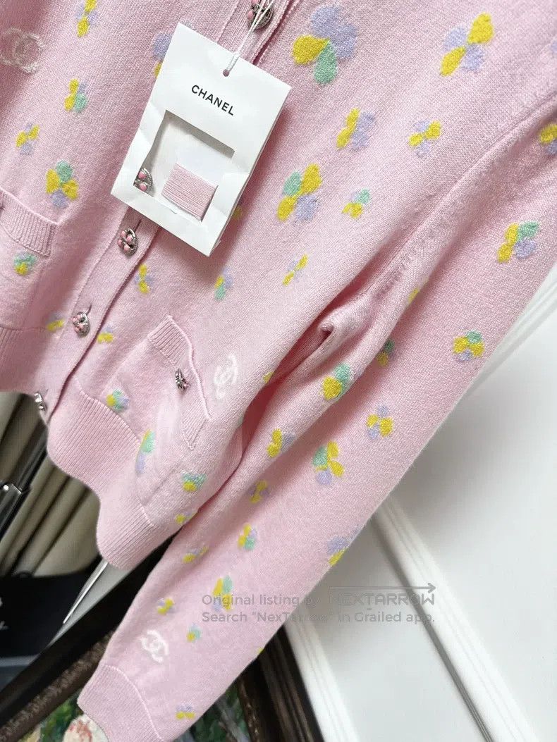 Chanel Chanel 24p pink clover pattern long-sleeved knitted cardig Size XS / US 0-2 / IT 36-38 - 2 Thumbnail