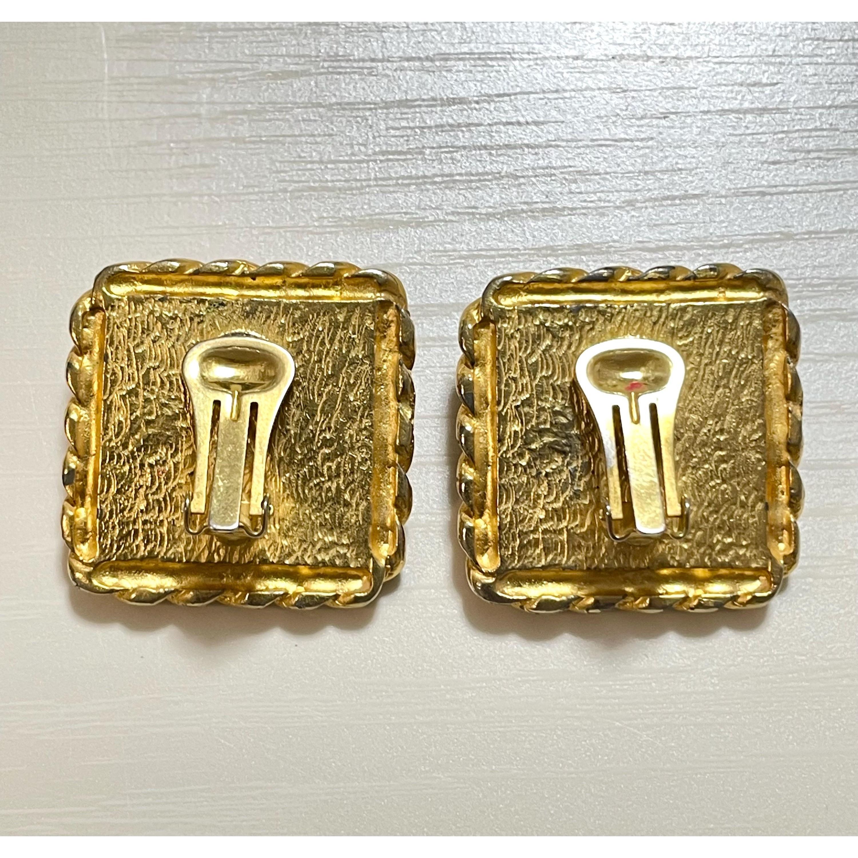 Celine Vintage Celine diamond cut stud design red gripoix earrings Size ONE SIZE - 9 Thumbnail