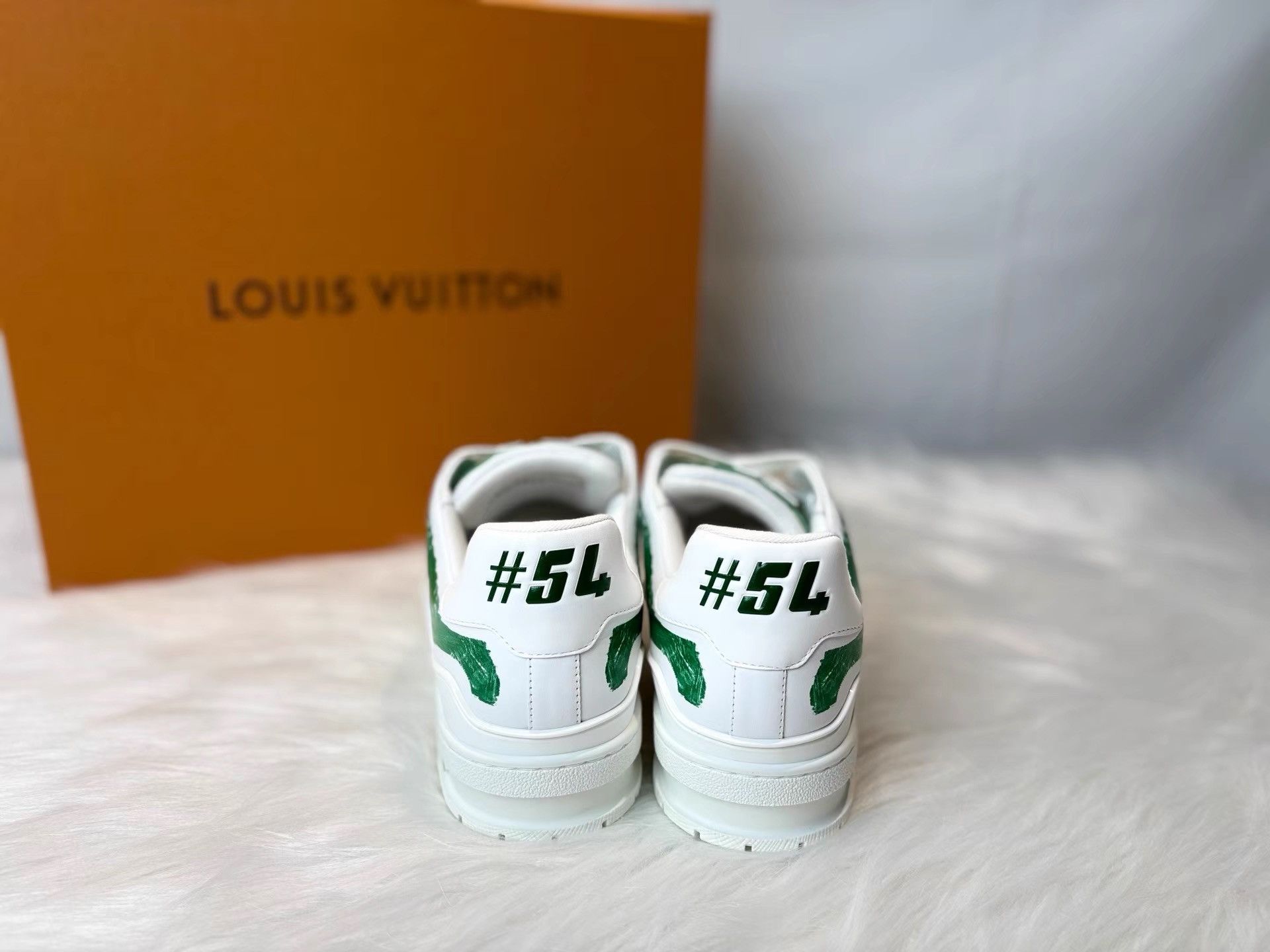 Louis Vuitton Louis Vuitton Artisan Graffiti White Green Sneakers K36 Size US 9.5 / EU 42-43 - 3 Thumbnail