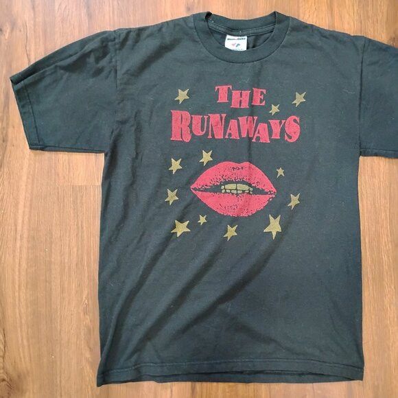 Band Tees Vintage Y2K The Runaways Joan Jett T-Shirt Size US M / EU 48-50 / 2 - 2 Thumbnail