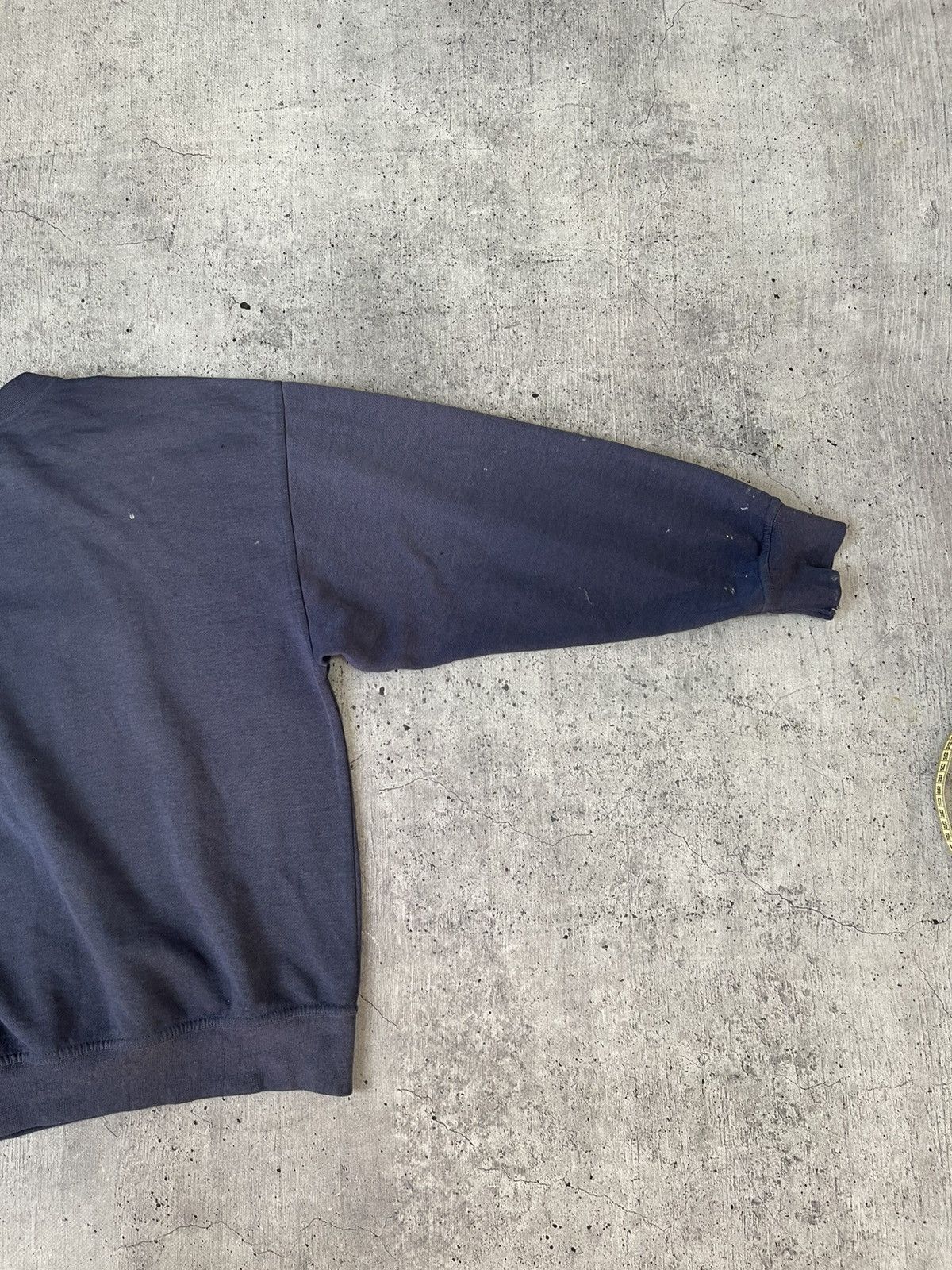 Reebok Vintage 90’s Reebok Faded Distressed Stained Sweatshirt Size US M / EU 48-50 / 2 - 13 Thumbnail
