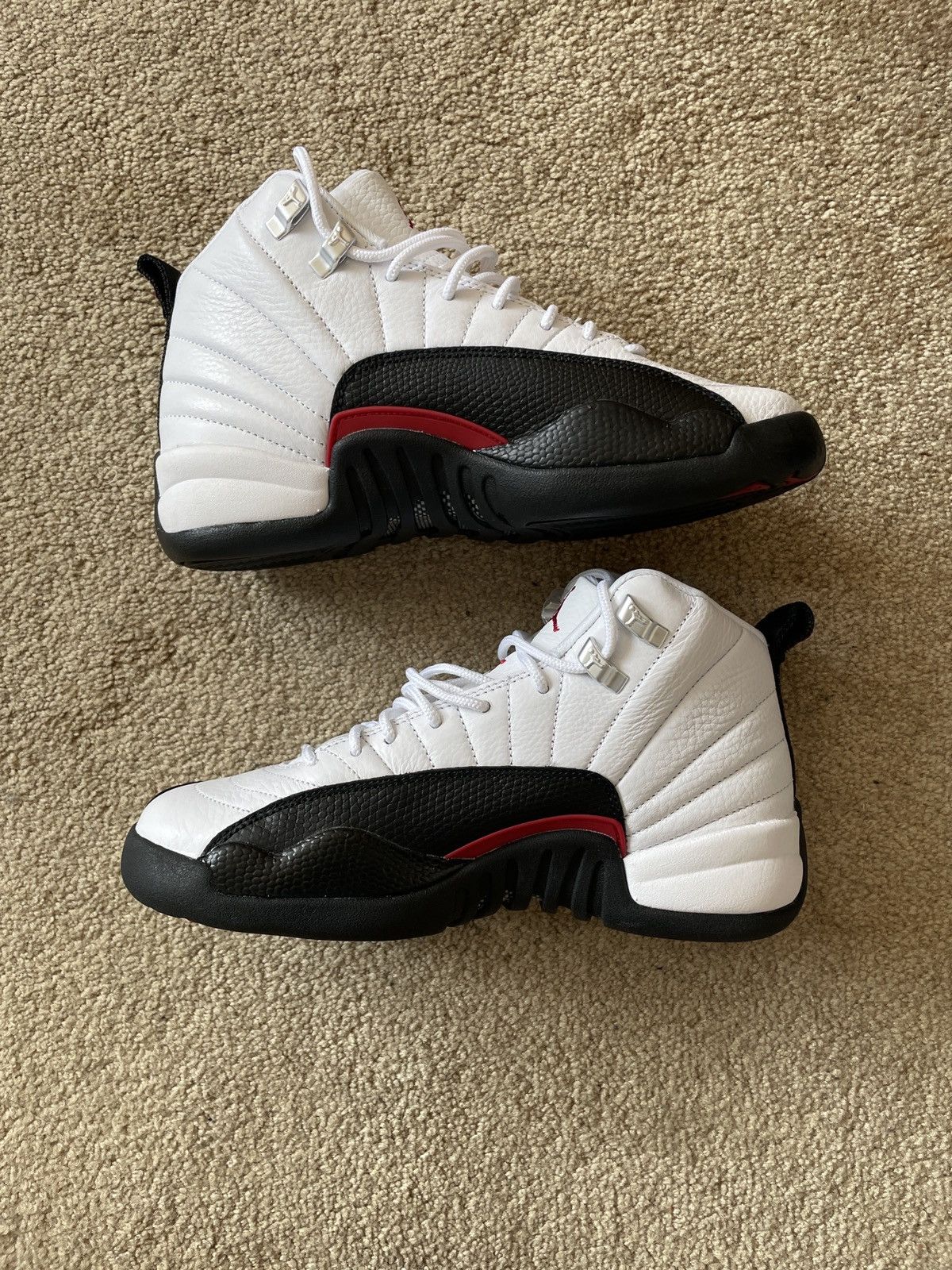 Jordan Brand Jordan 12 Red Taxi Size US 5.5 / EU 38 - 2 Thumbnail