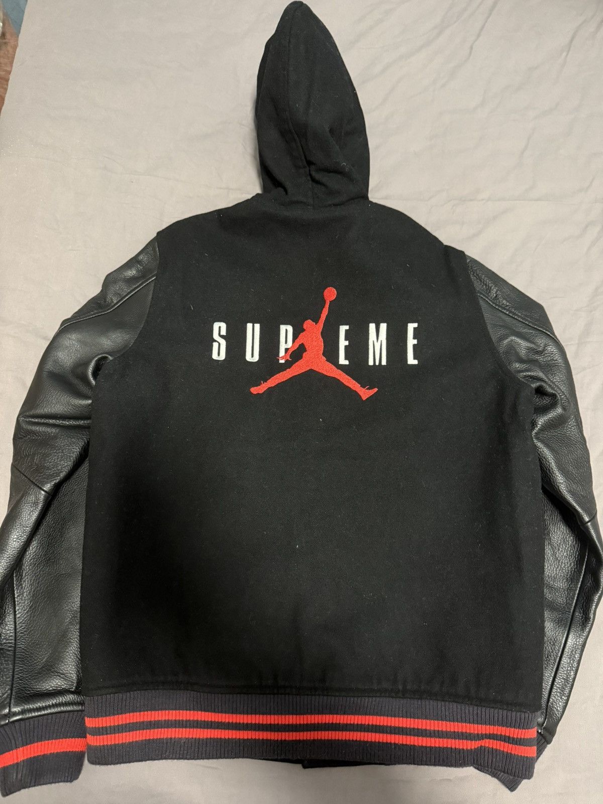 Jordan Brand × Supreme Supreme nike Jordan hooded varsity jacket Size US M / EU 48-50 / 2 - 2 Thumbnail