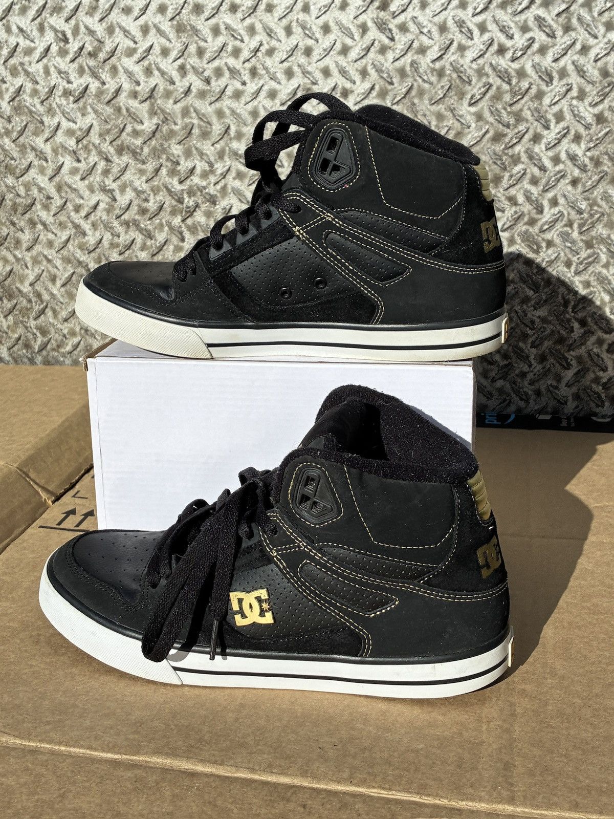 DC × Vintage DC Vintage Hightop Sneakers Y2K Colorful Retro Skater