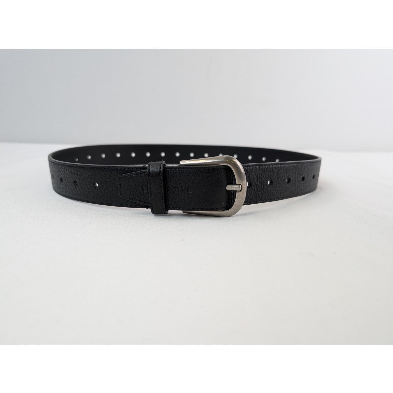 Balenciaga o1rshd1 Q:2 / Size: 85 / Vegetal Calf Half Moon Belt Black Size 34 - 6 Thumbnail