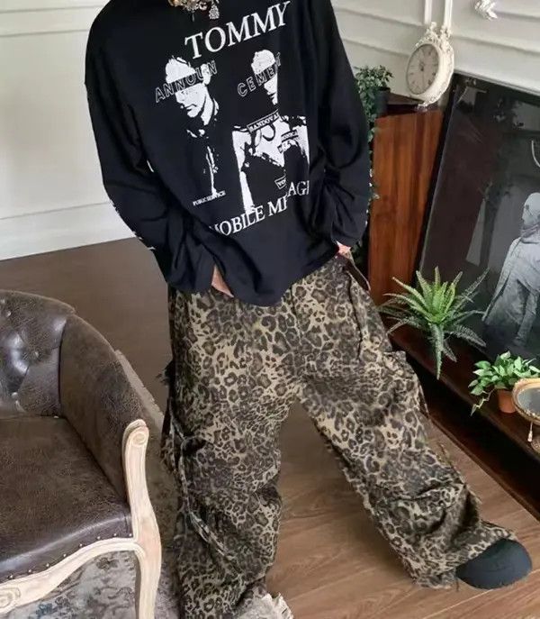 Japanese Brand VIBE Leopard print paratrooper pleated cargo wide-leg pants Size US 32 / EU 48 - 3 Thumbnail