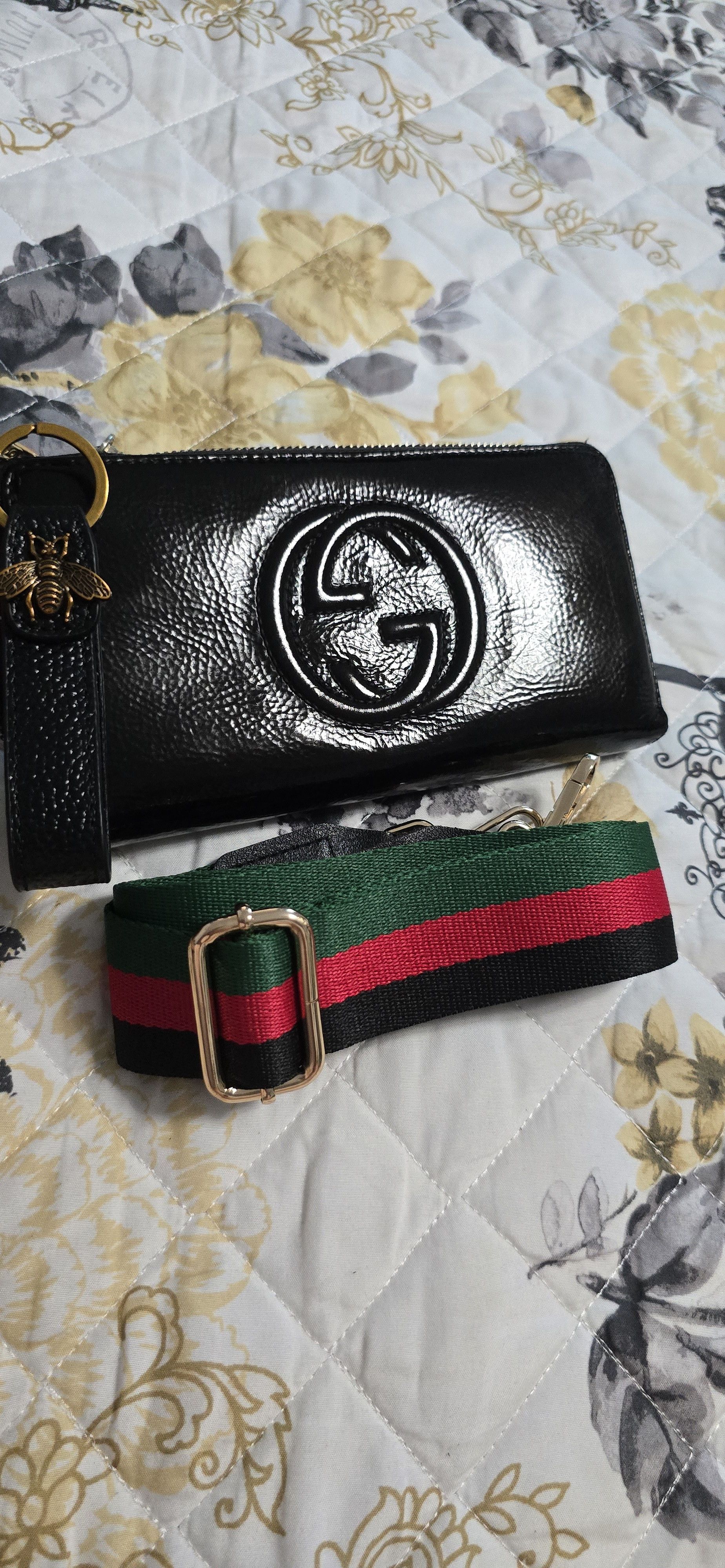 Gucci Modified Patent Leather Large Logo Zippy Wallet on Chain Size ONE SIZE - 2 Thumbnail