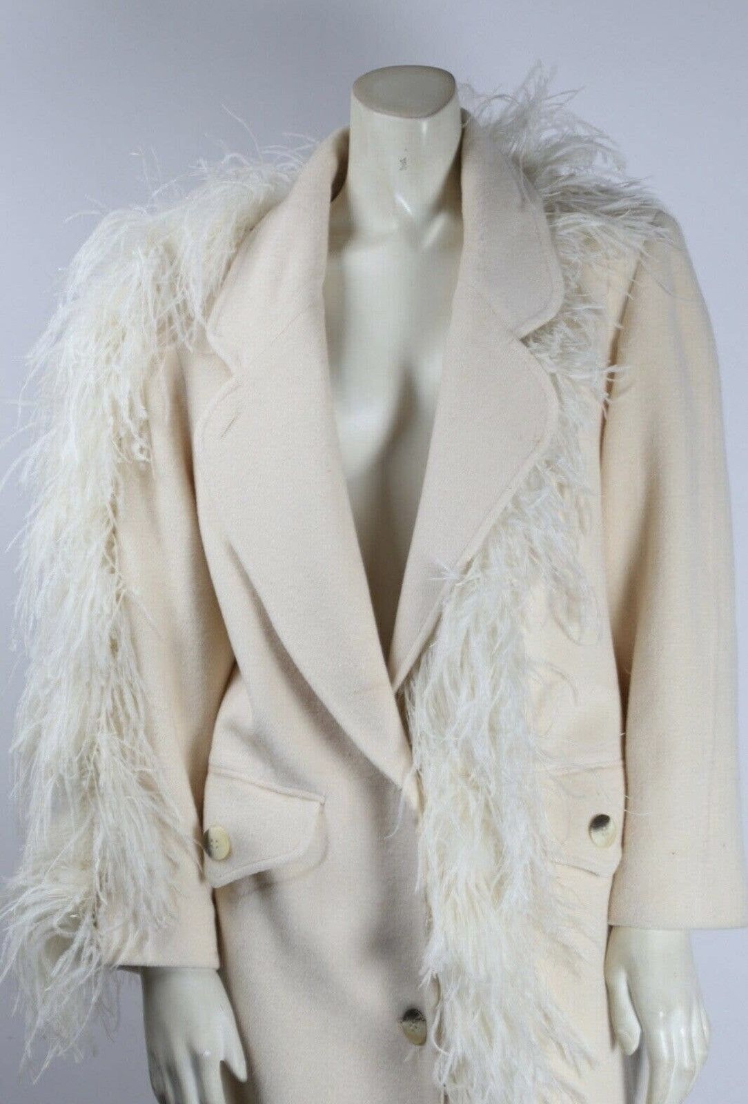 Vintage Vintage Cream Wool Coat with Ostrich Feathers Size M / US 6-8 / IT 42-44 - 3 Thumbnail