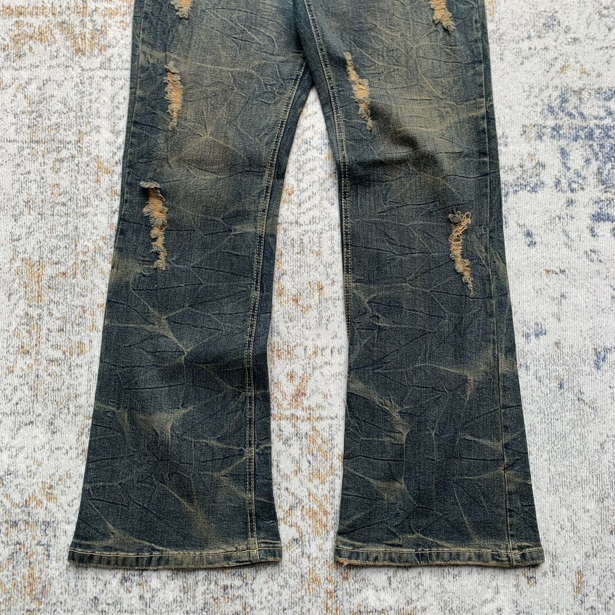 Vintage 2000s Japanese Brand Mud Wash Distressed Flared Jeans Size US 32 / EU 48 - 4 Thumbnail
