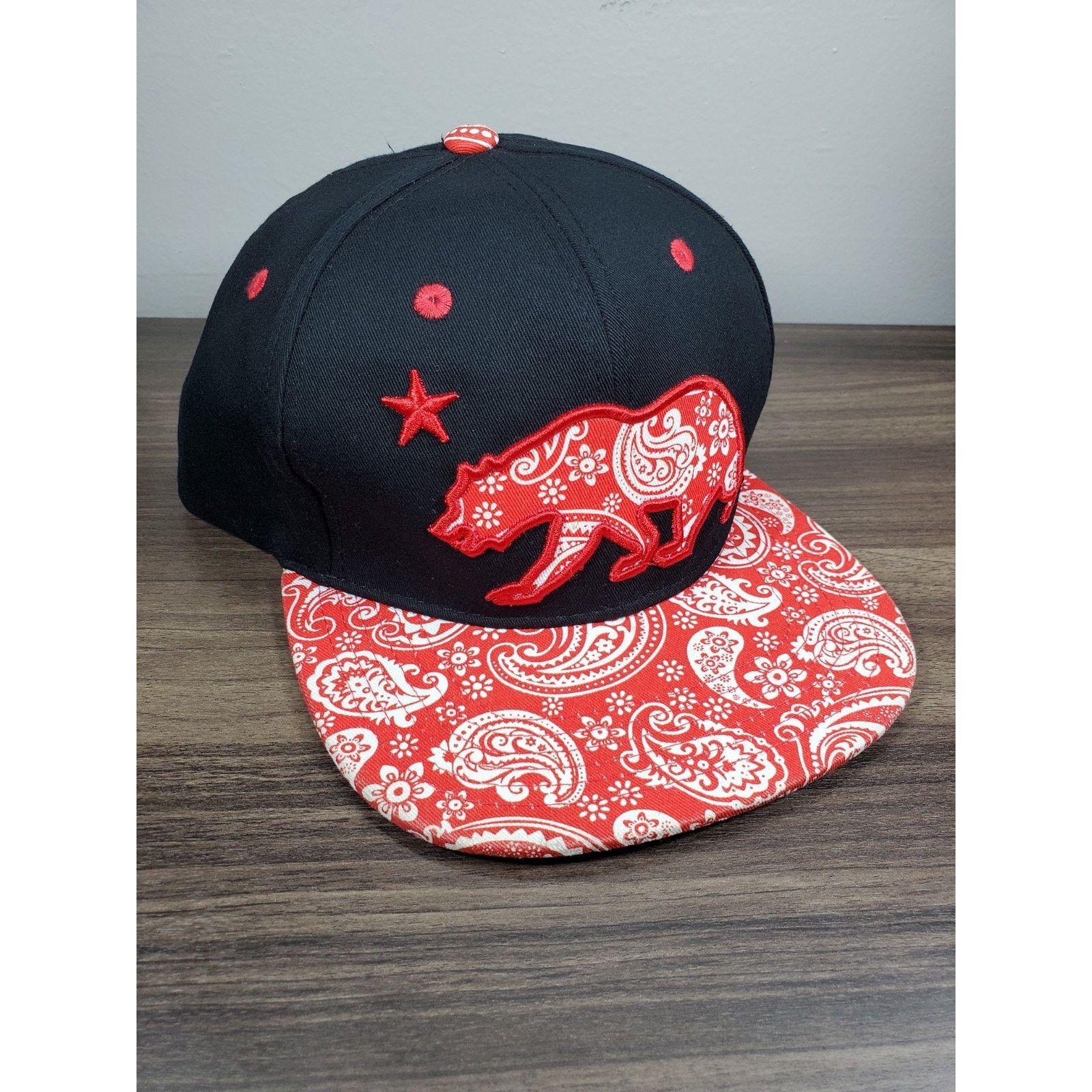 California Republic California Republic Black Red White Paisley Snapback Hat Cap Size ONE SIZE - 1 Thumbnail
