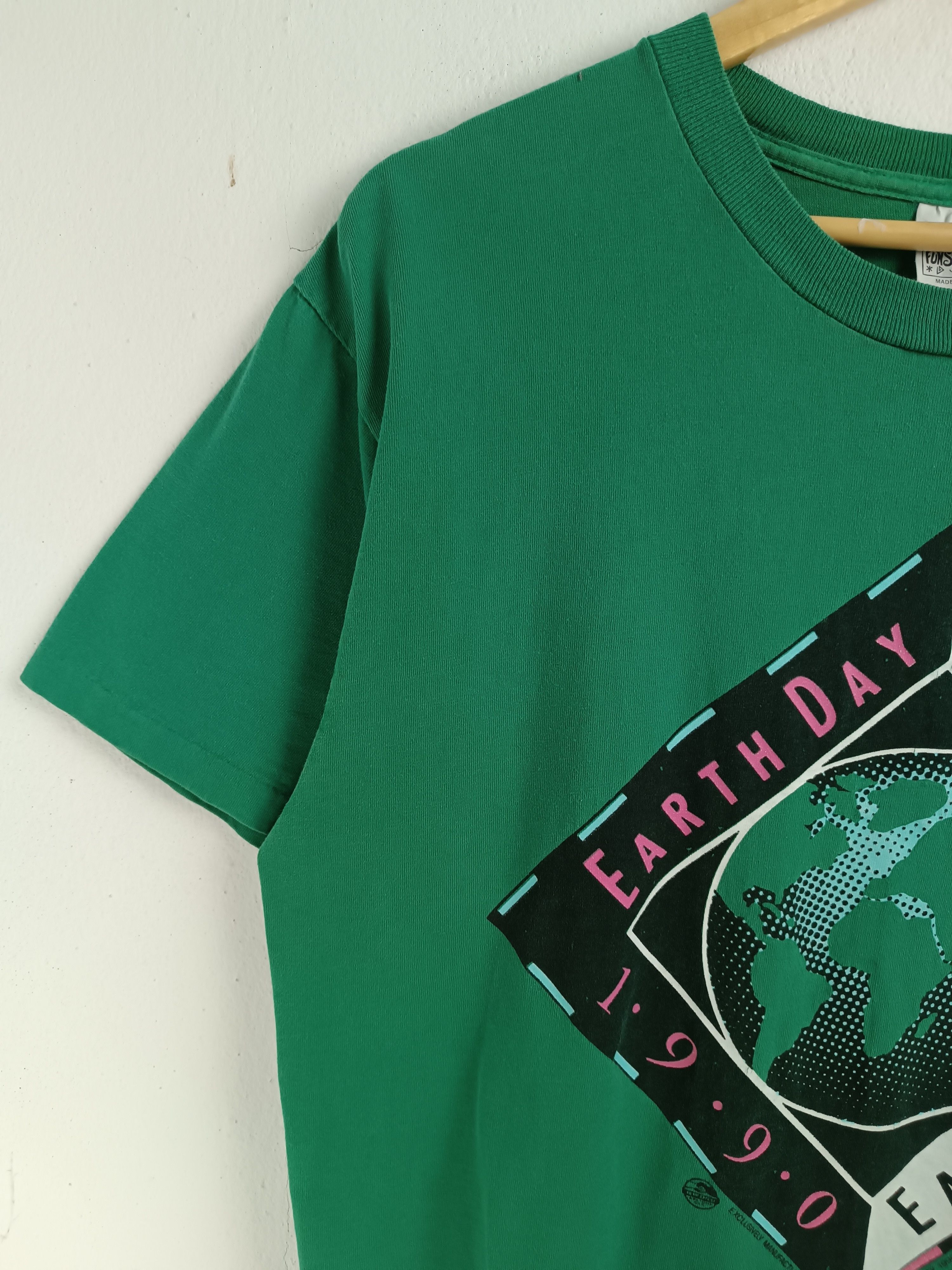 Vintage VINTAGE 90'S EARTH DAY WORLD GLOBE MAP LOVE PEACE TEE Size US M / EU 48-50 / 2 - 5 Thumbnail