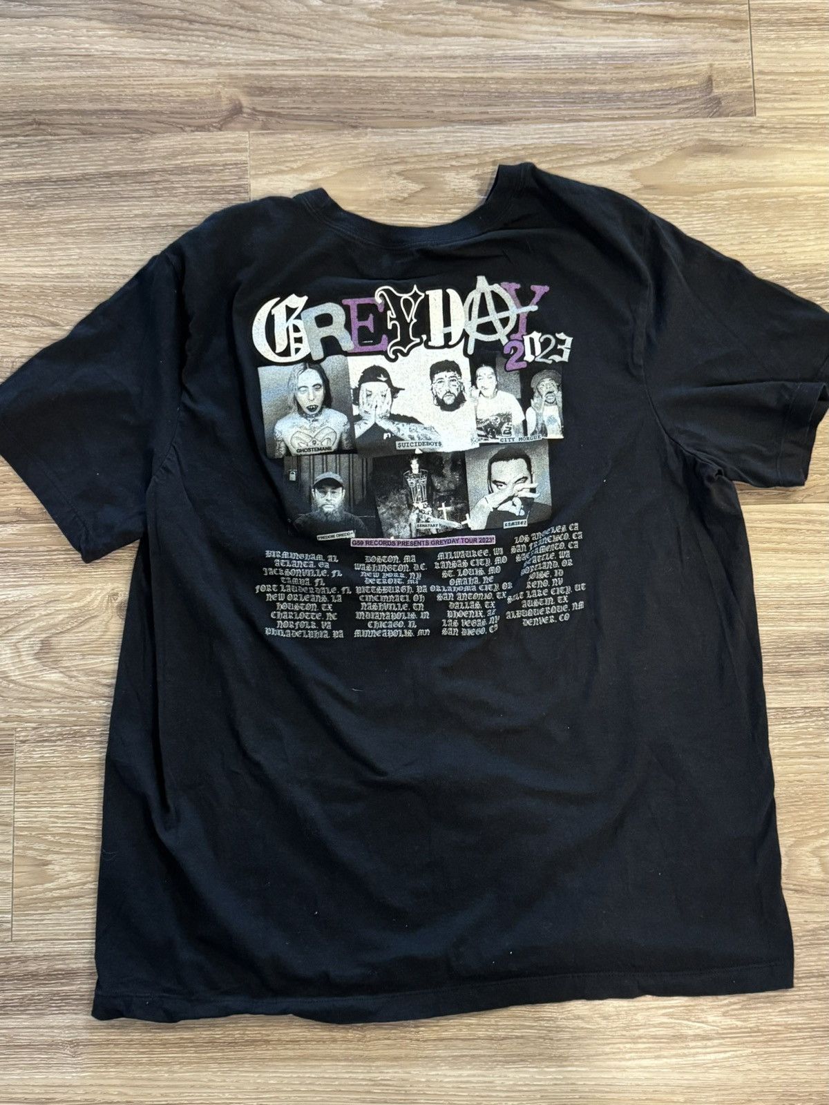 Other Grey Day 2023 tour shirt Size US XL / EU 56 / 4 - 1 Thumbnail