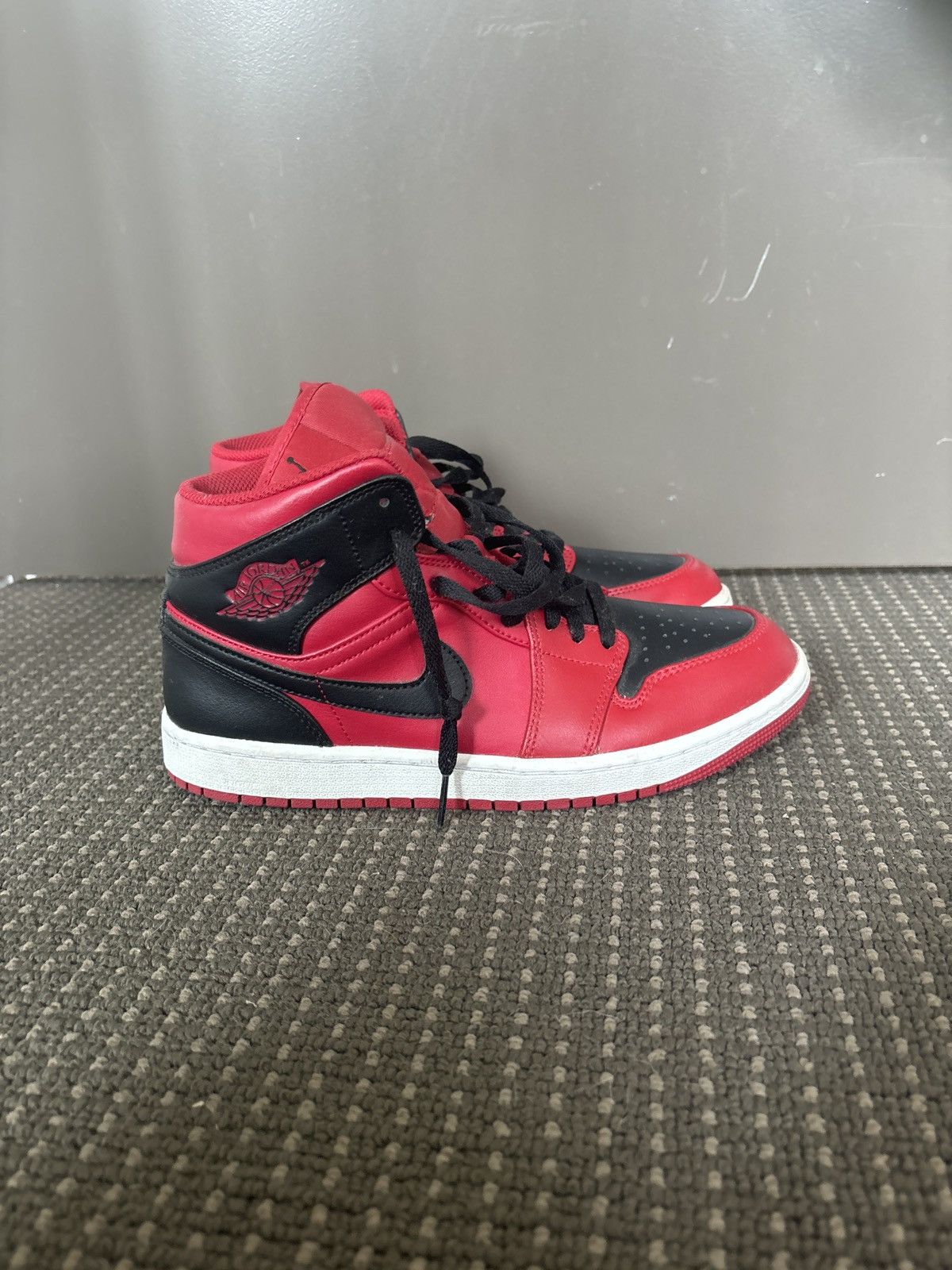 Jordan Brand × Nike Jordan 1 red mids Size US 8 / IT 38 - 1 Thumbnail