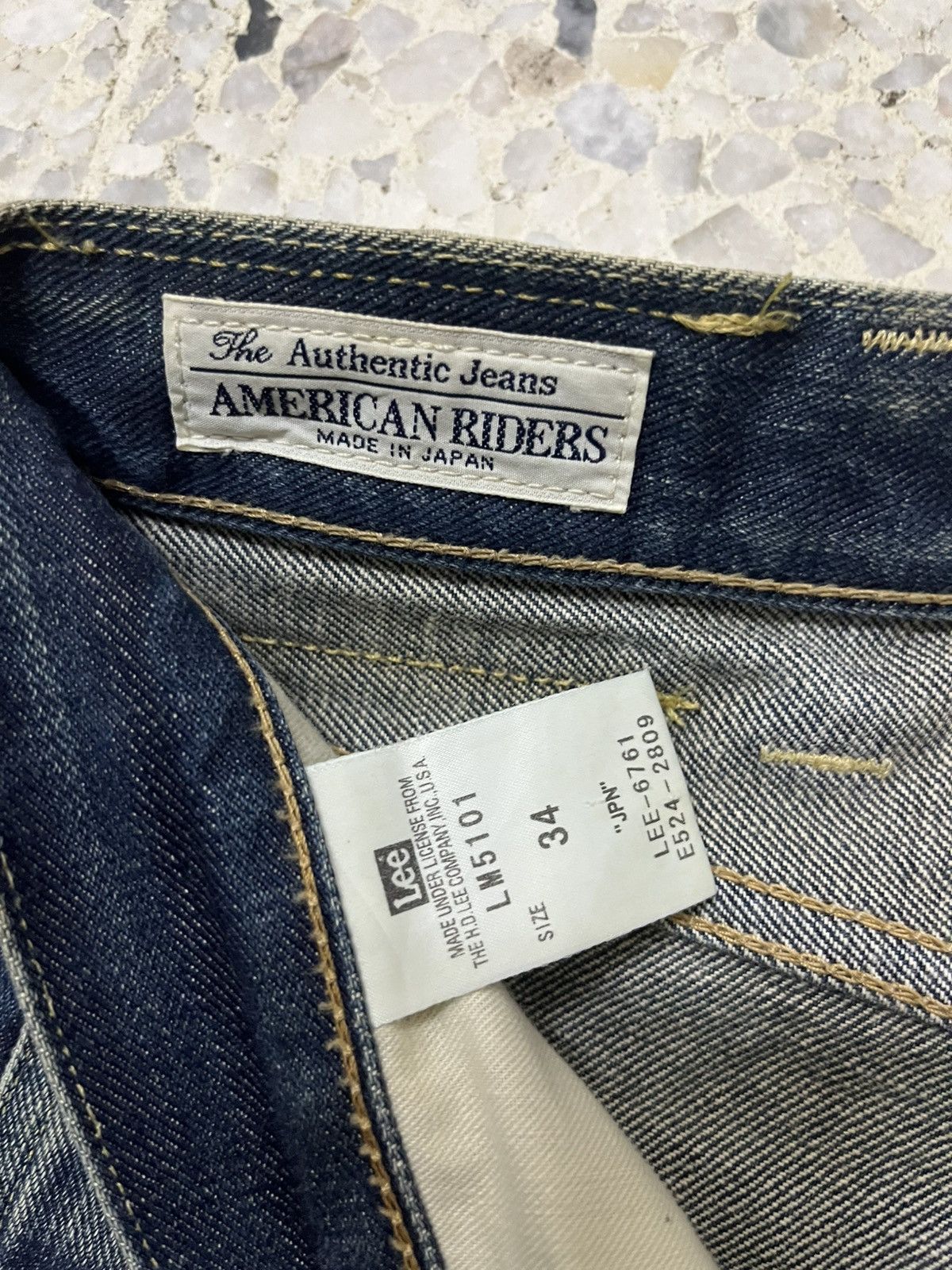LEE Riders organic cotton distressed denim