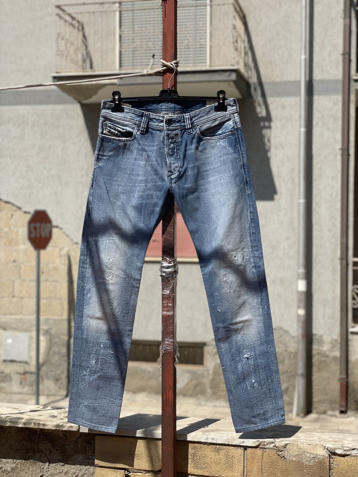 Diesel Men’s DIESEL SAFADO DISTRESSED DENIM BLUE JEANS SIZE 31/32 Size US 31 - 1 Thumbnail