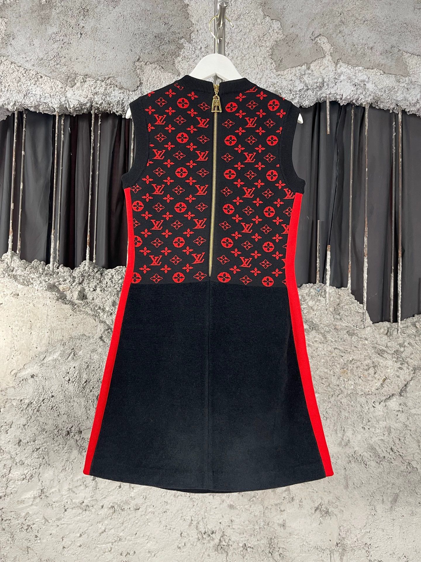 Louis Vuitton Louis Vuitton Women's Sleeveless Dress XS New Size XS / US 0-2 / IT 36-38 - 2 Thumbnail