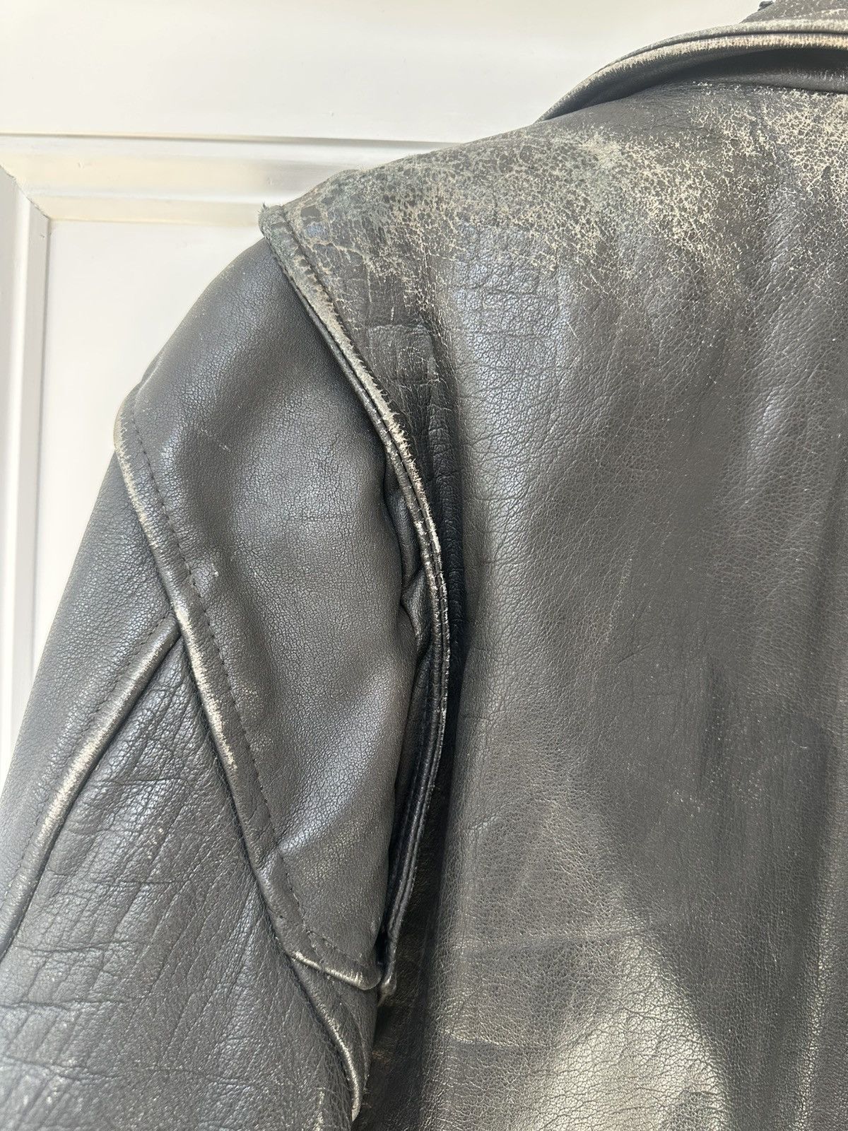 Other Distressed vintage leather jacket Size US M / EU 48-50 / 2 - 9 Thumbnail