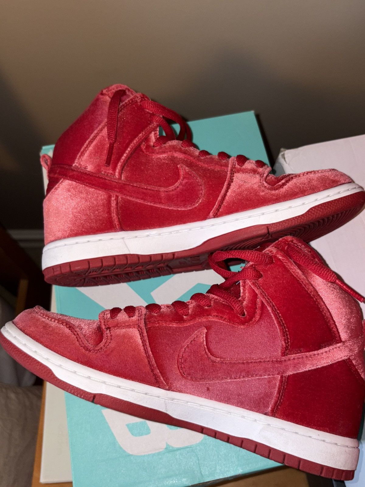 Nike SB Nike SB Dunk High Red velvet Size US 7.5 / EU 40-41 - 4 Thumbnail