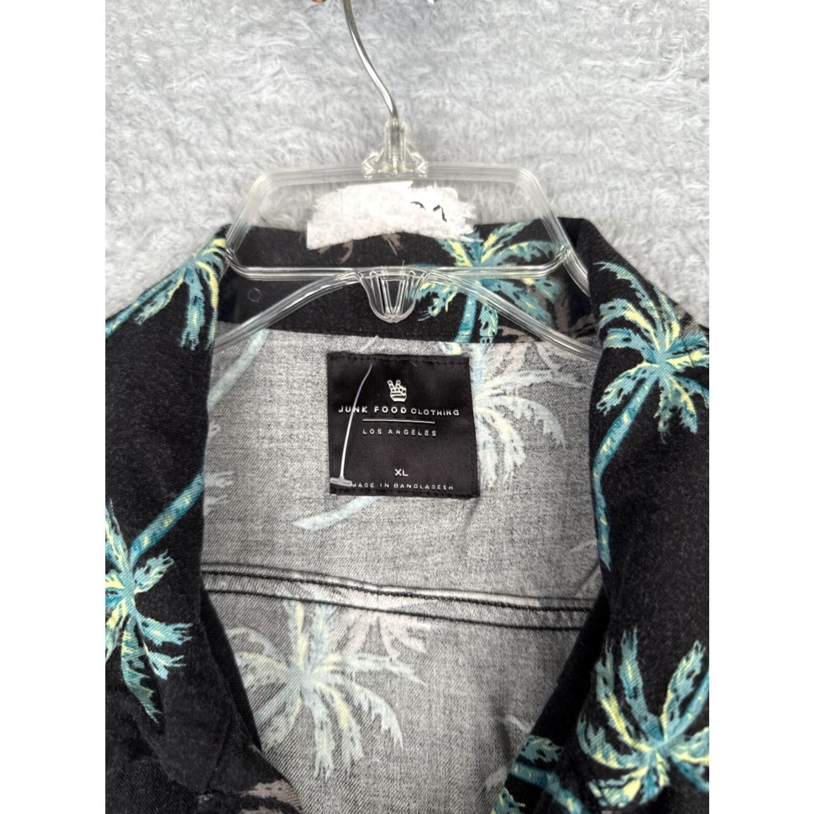 Junk Food Hollis River Shirt Men XL Black Rayon Palm Trees Button-Up Pocket Hawaiian Aloha Floral Short Sleeve Mens Size US XL / EU 56 / 4 - 7 Thumbnail