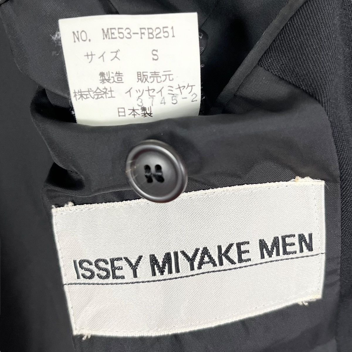 Designer × Issey Miyake × Japanese Brand Vintage Issey Miyake Men S/S 2009 Mandarin Collar Jacket Size US S / EU 44-46 / 1 - 8 Thumbnail